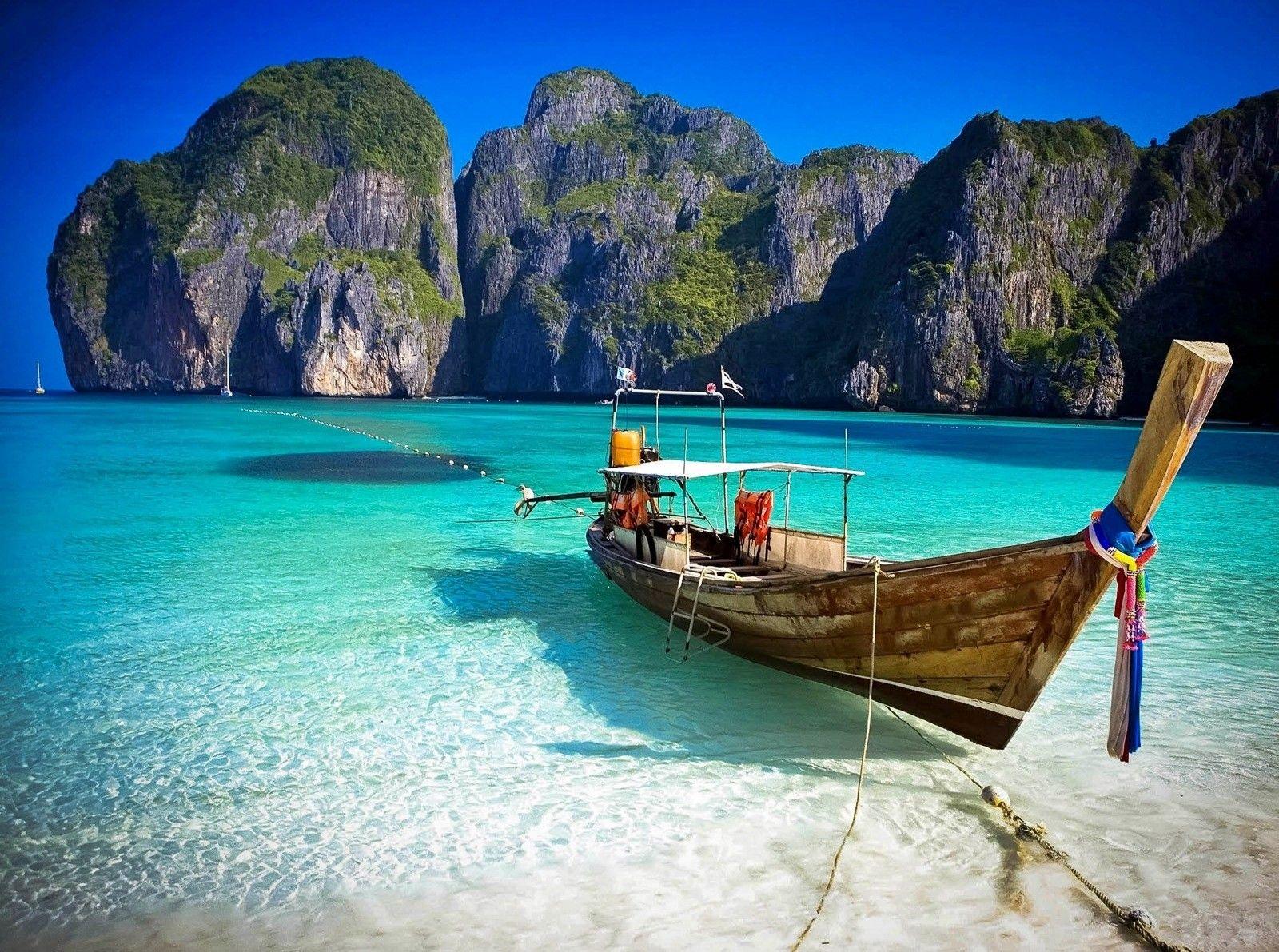 1600x1191 Discover Amazing Places: Photography Beautiful Places Background Image