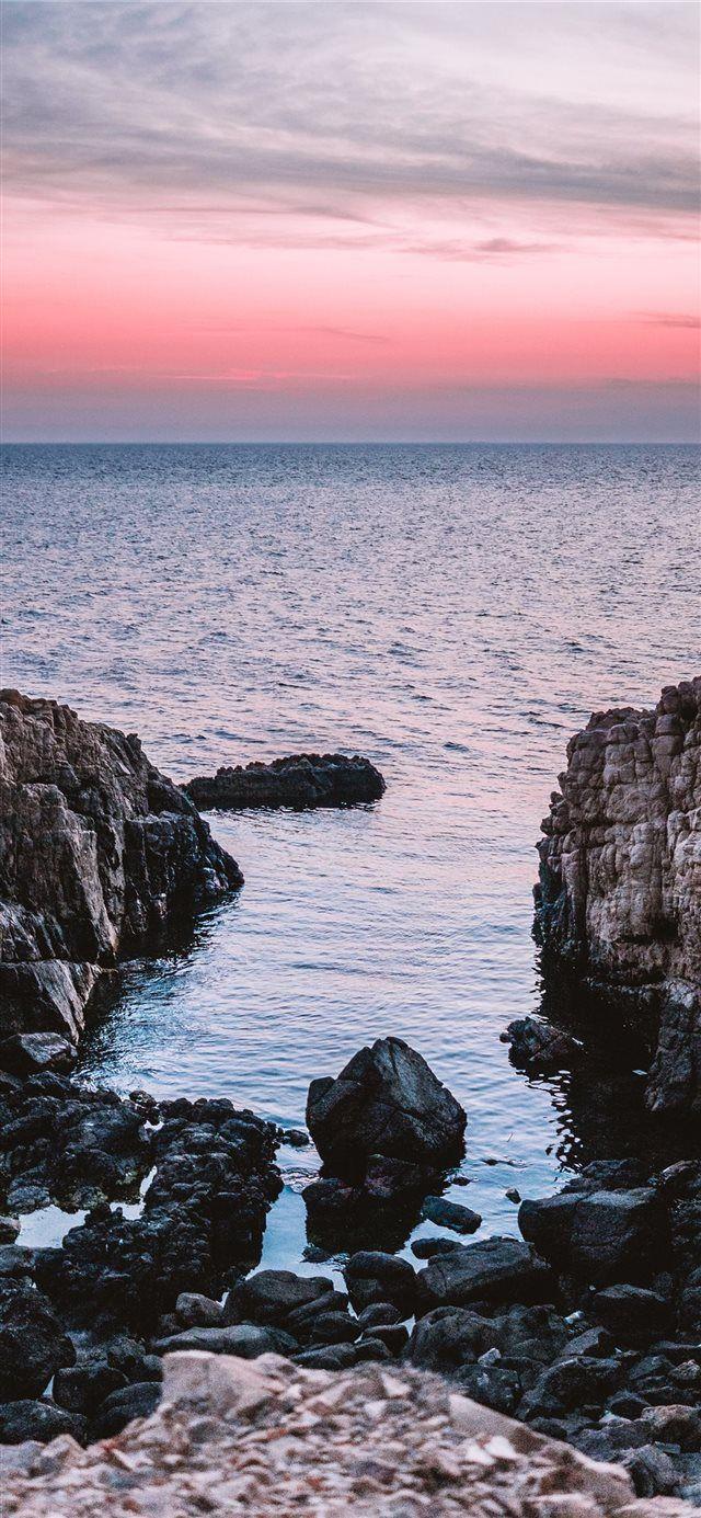 640x1385 Beach Rocks V2 iPhone X wallpaper. Moody wallpaper, Tumblr photography, Aesthetic wallpaper