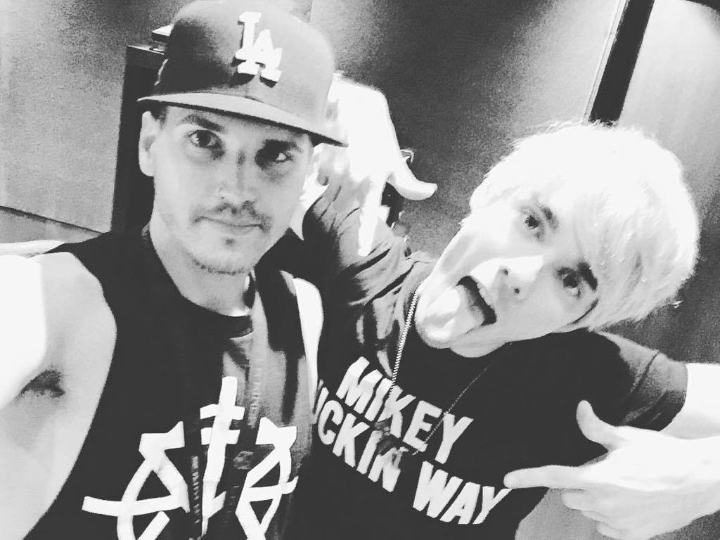1024x768 Mikey Way F*****' KNIGHT