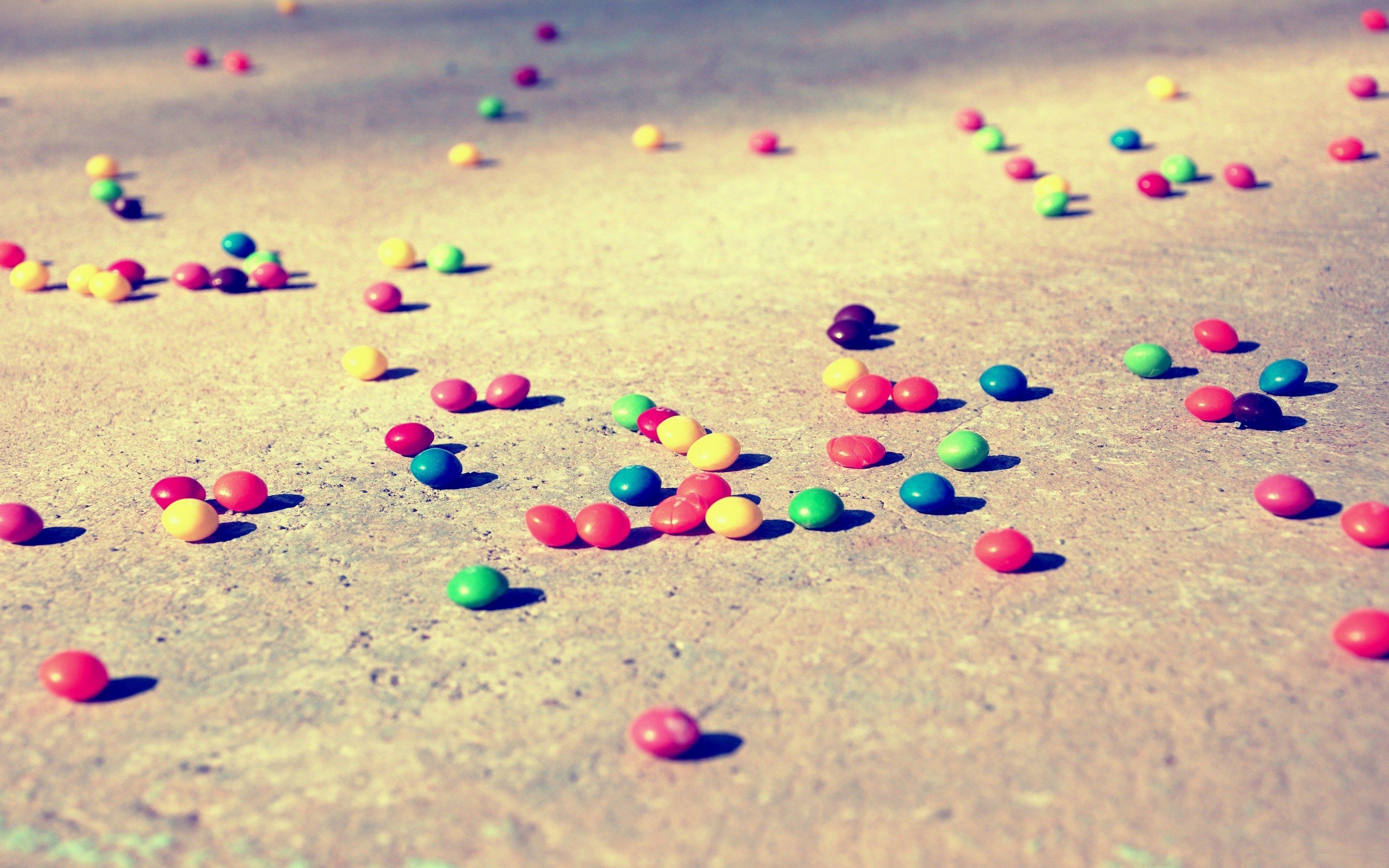 3840x2400 Vintage sweets (candies) rainbows fallen wallpaperx2400