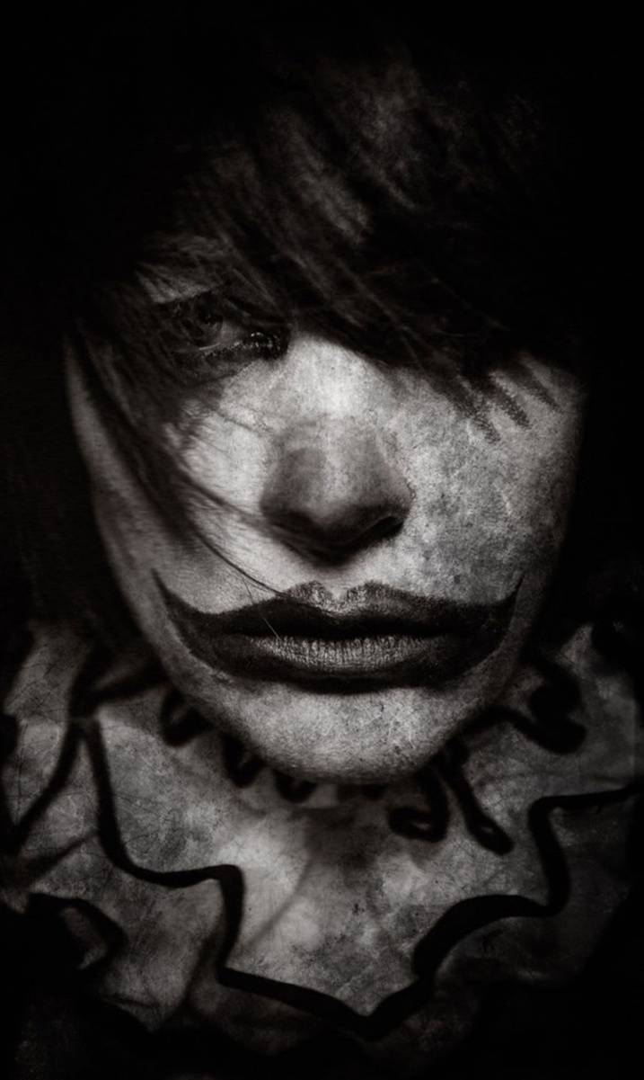 717x1201 clown wallpaper