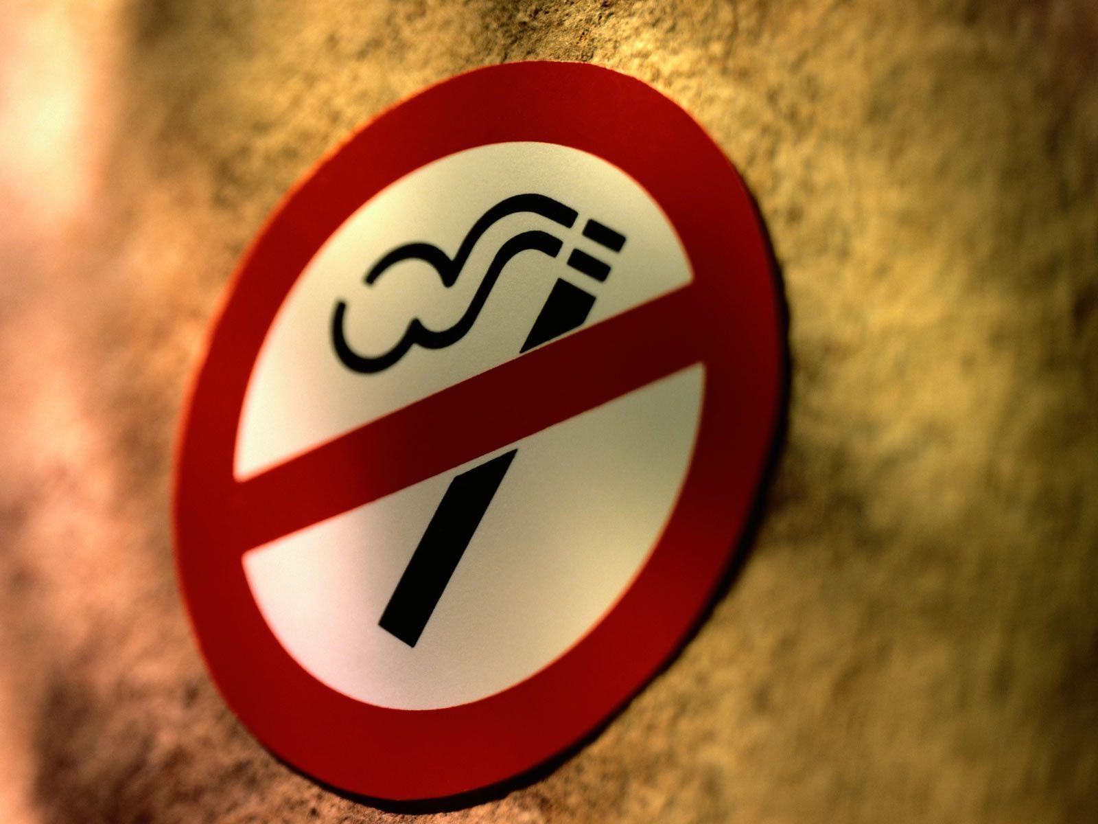 1600x1200 Smoking Wallpaper