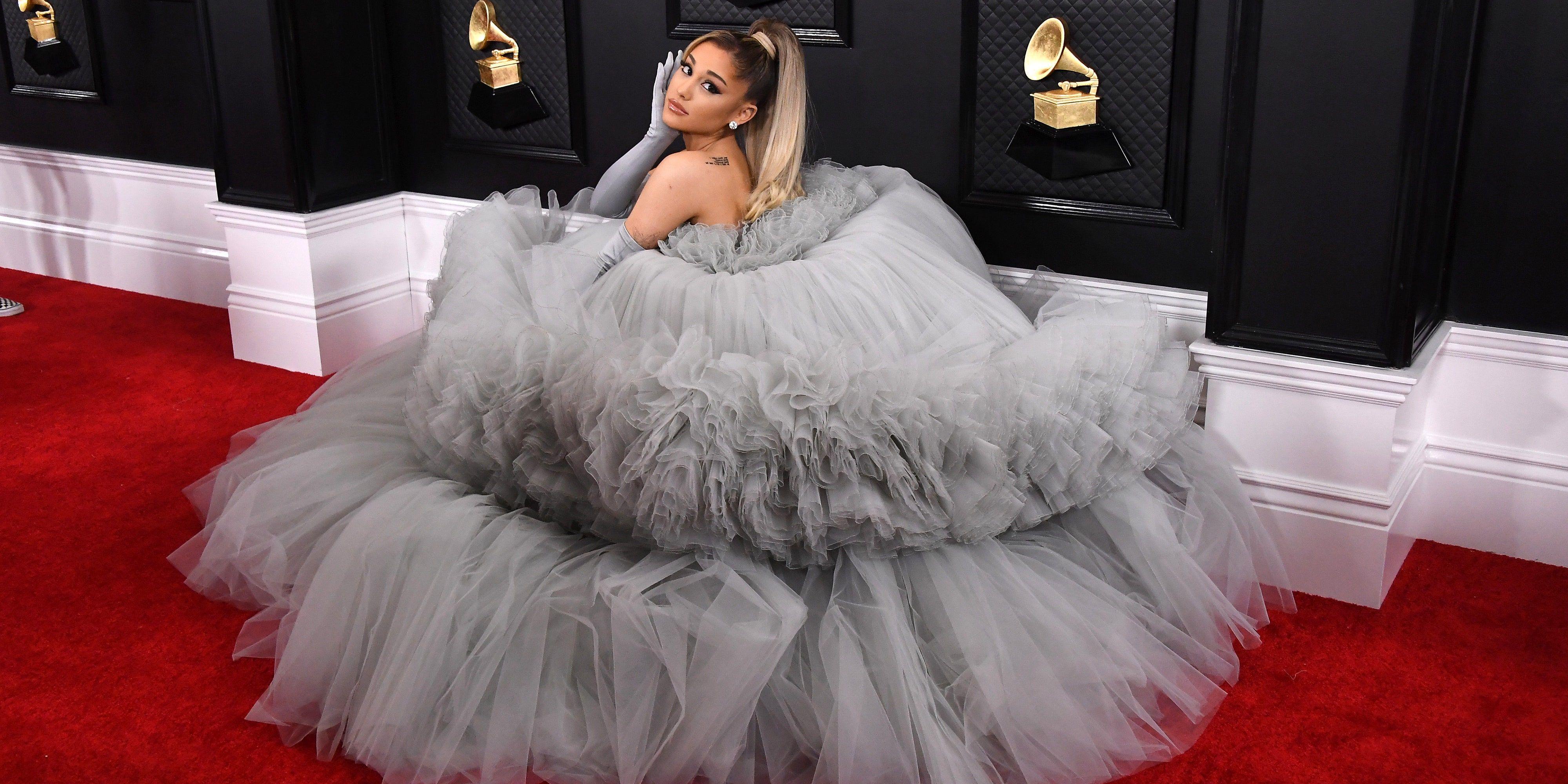 3999x1999 Ariana Grande's Grammys Dress Is the Right Amount of Extra