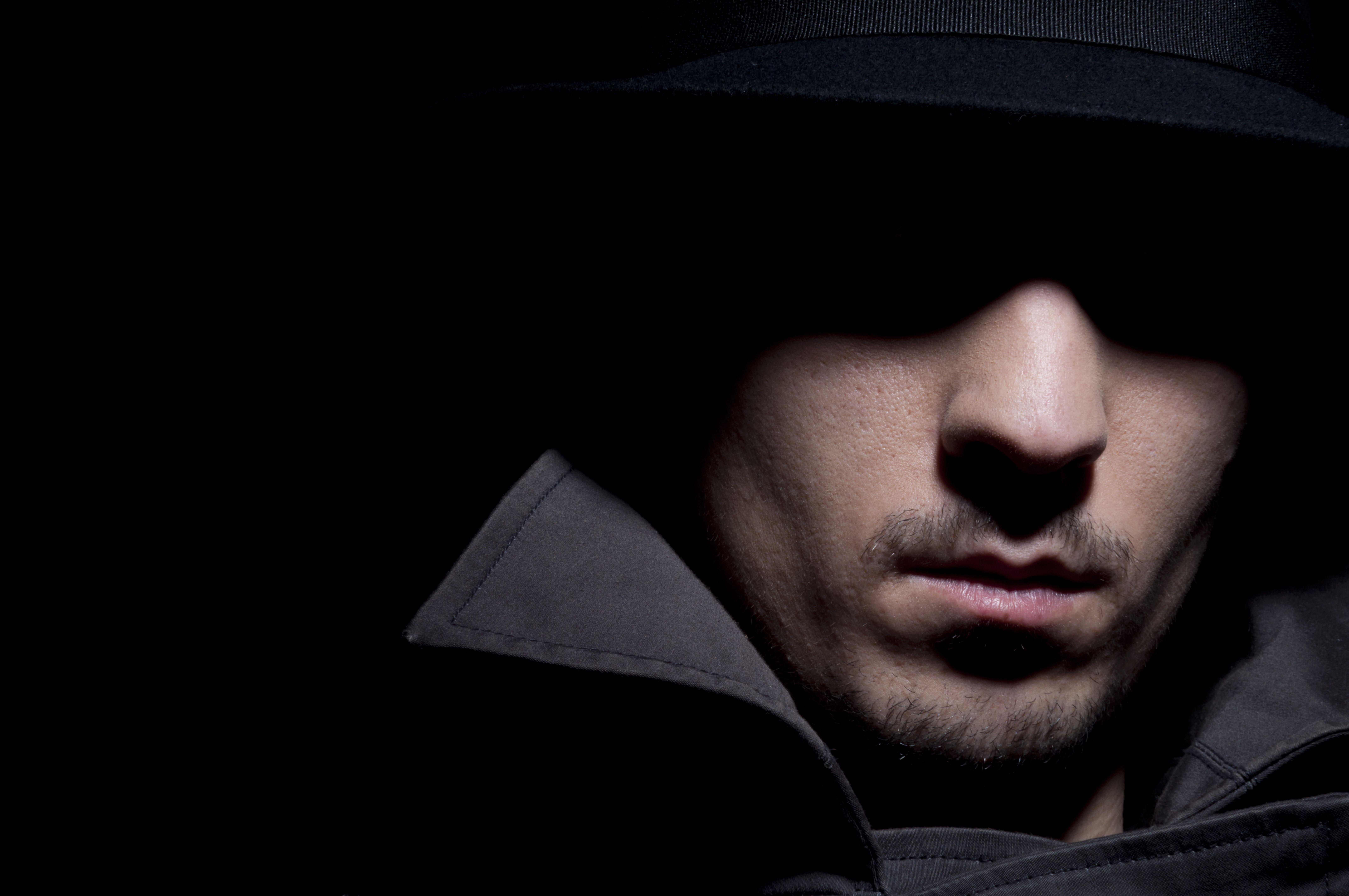 8576x5696 collar, shadow, man, hat desktop wallpaper 3040