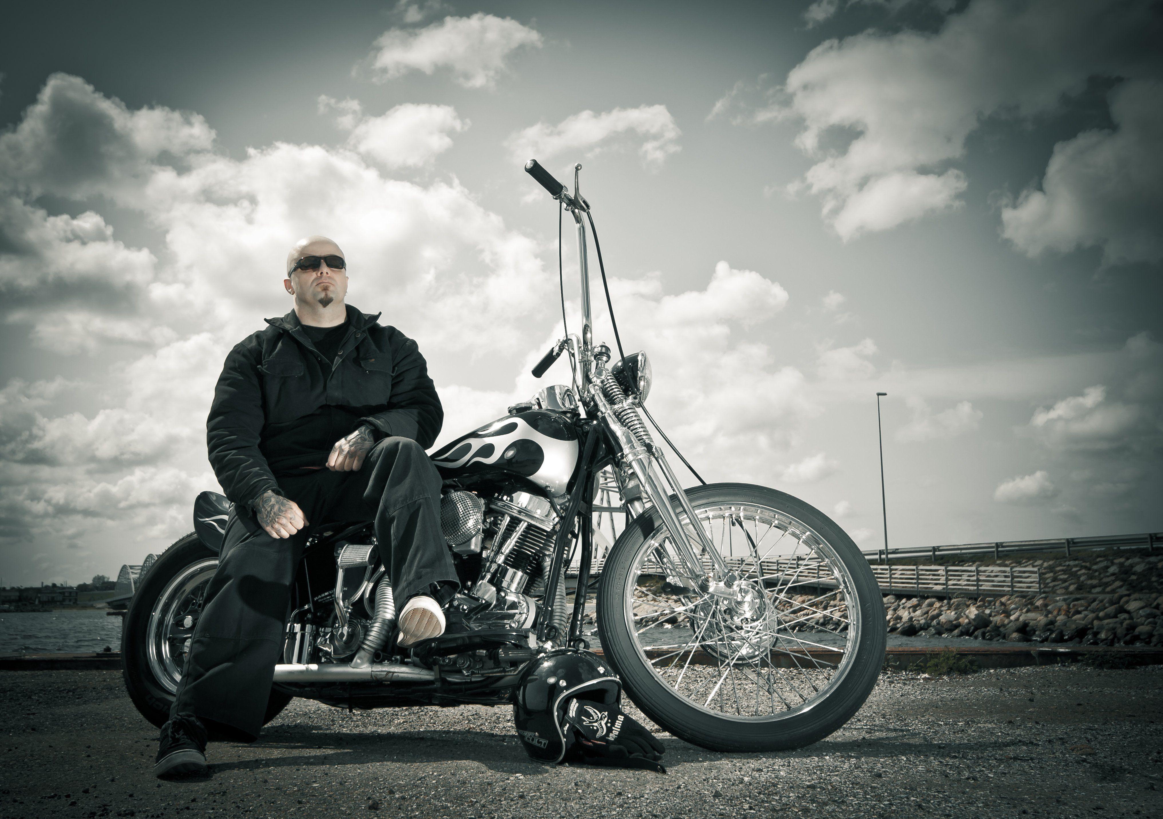 4065x2863 Biker harley davidson chopper bike wallpaperx2863