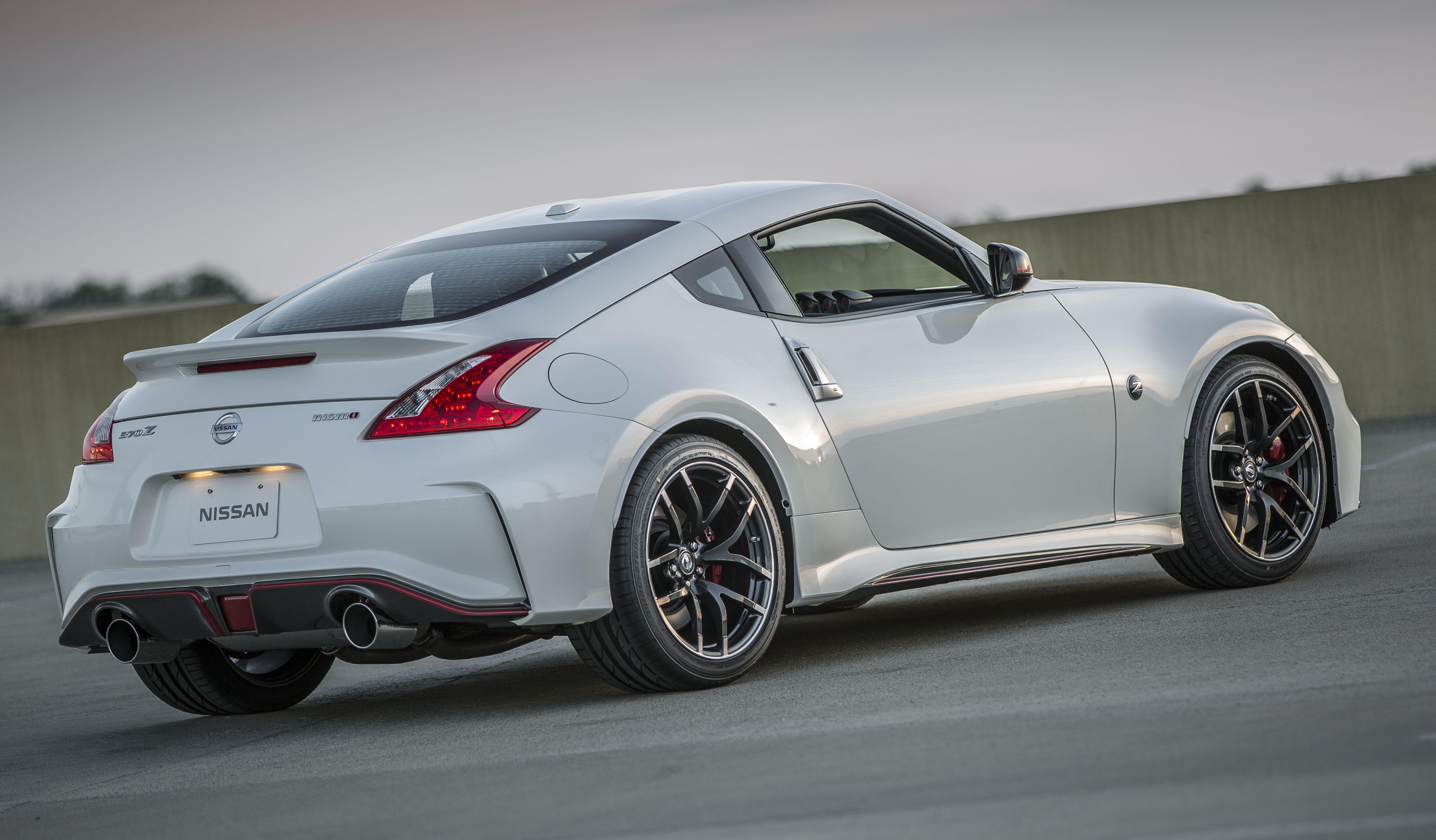 5500x3219 Nissan 370Z NISMO wallpaperx3219