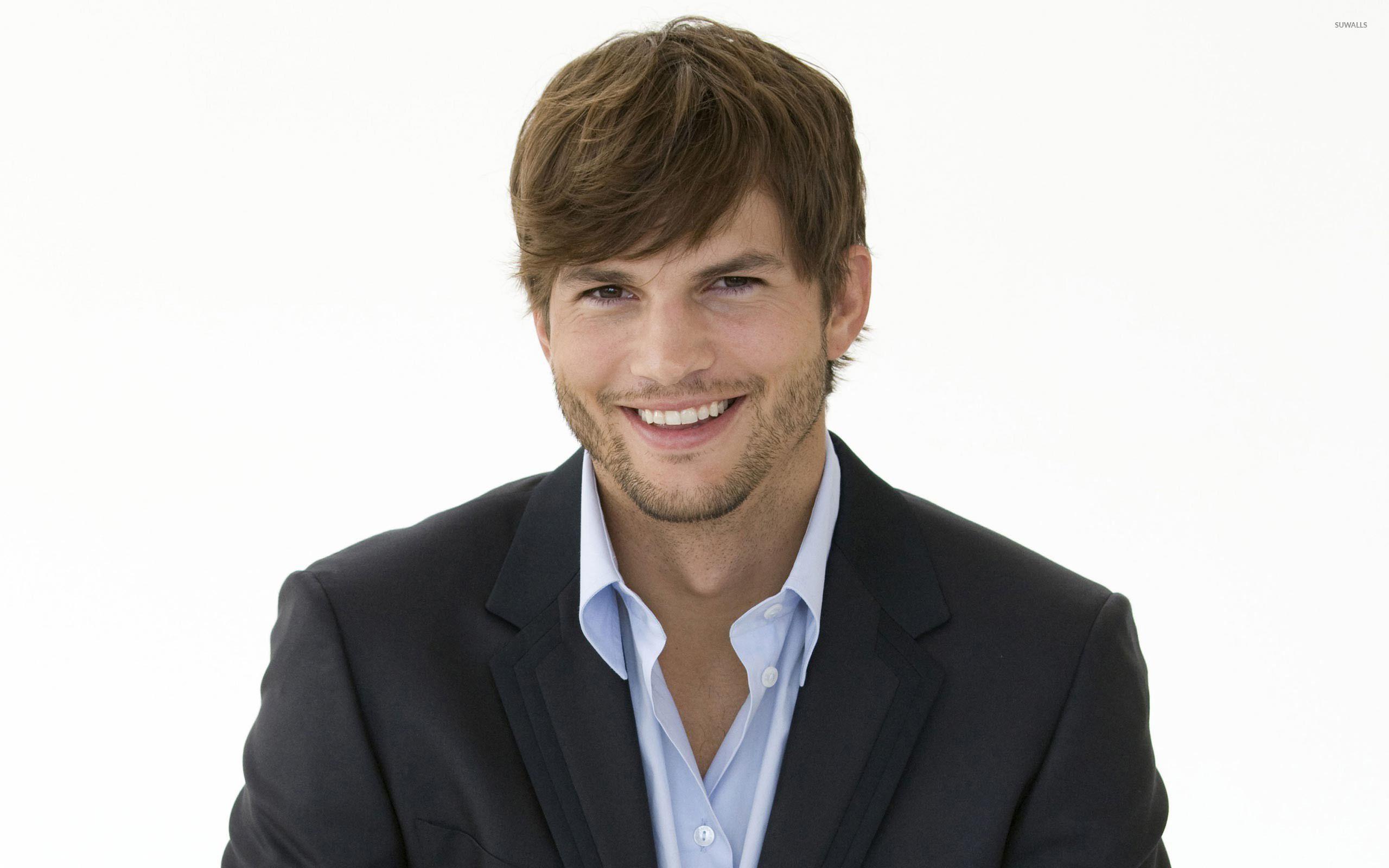 2560x1600 Ashton Kutcher [2] wallpaper celebrity wallpaper