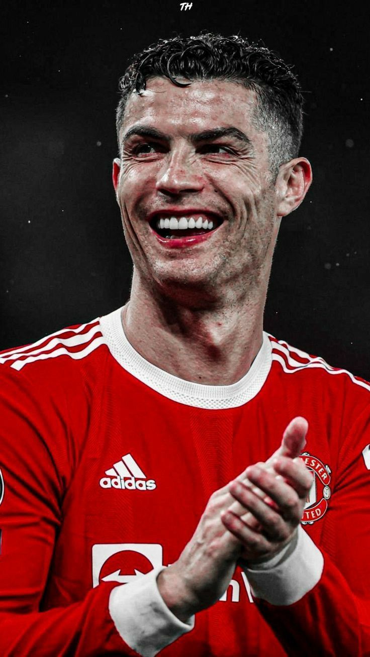 736x1308 Cristiano Ronaldo Manchester United Wallpaper HD
