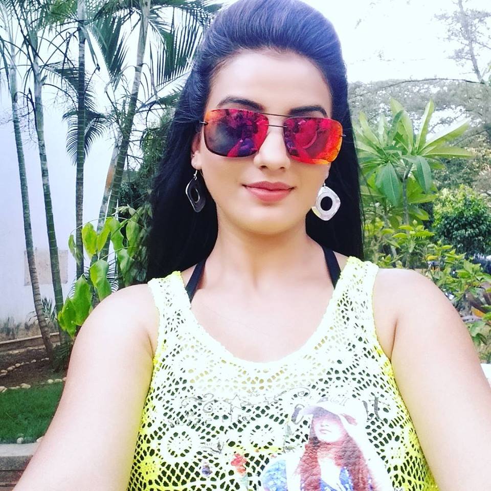960x960 Hd Photo Download Akshara Singh HD Wallpaper