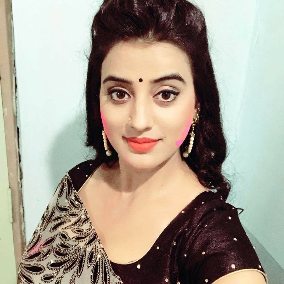 960x960 Akshara Singh Hot Photo Navel Saree HD Wallpaper Image