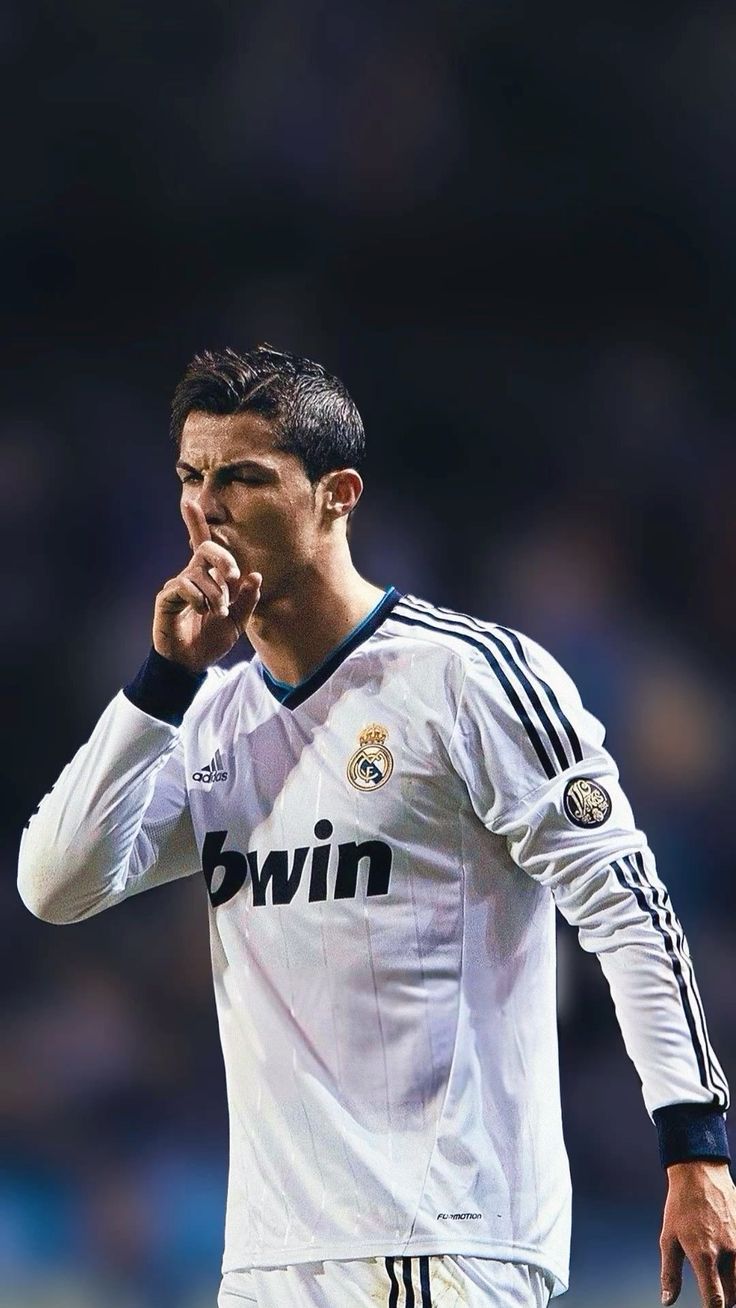 736x1308 Cristiano Ronaldo wallpaper 4k