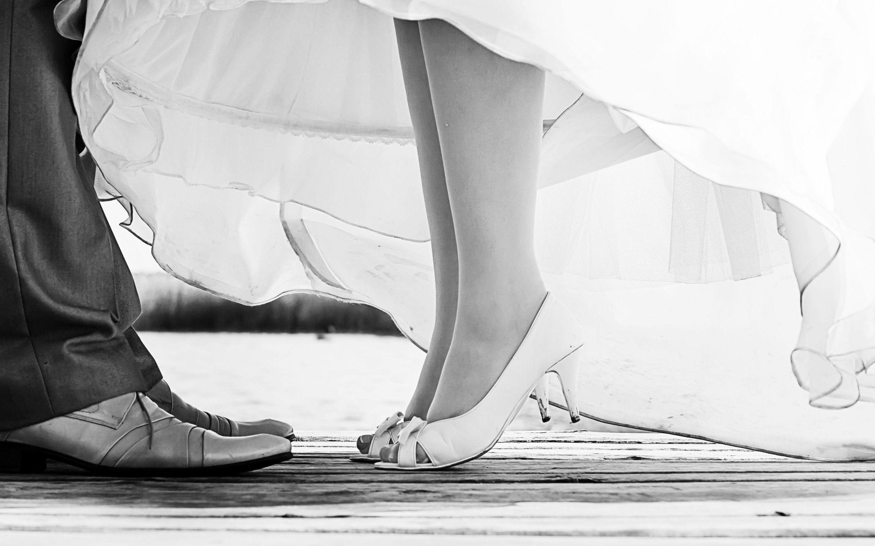 2880x1800 Wallpaper mood, bride, groom, wedding, holiday, wedding dress, suit, tuxedo, shoes, feet desktop wallpaper Holidays
