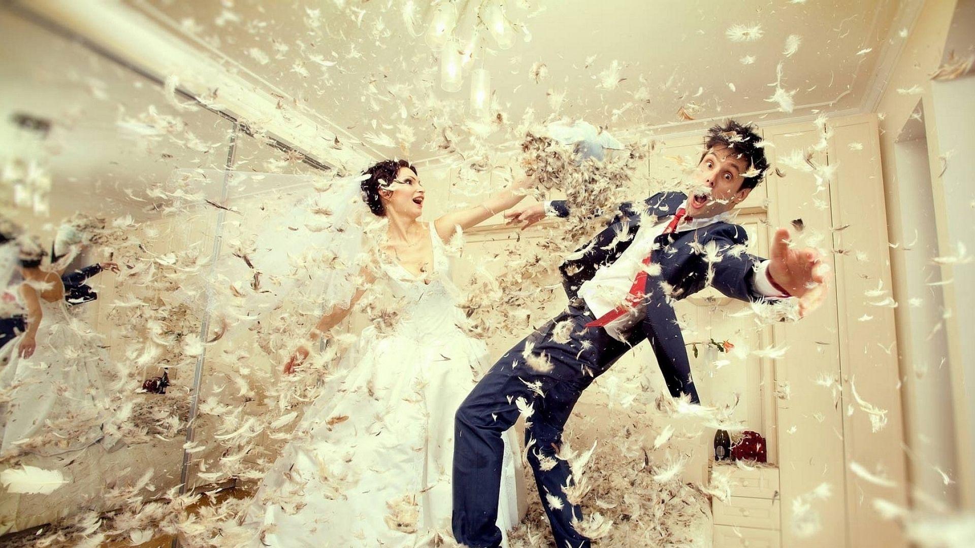 1920x1080 Download Wallpaper 1920x1080 wedding, down, bride, groom, dress, fight Full HD 1080p HD Background