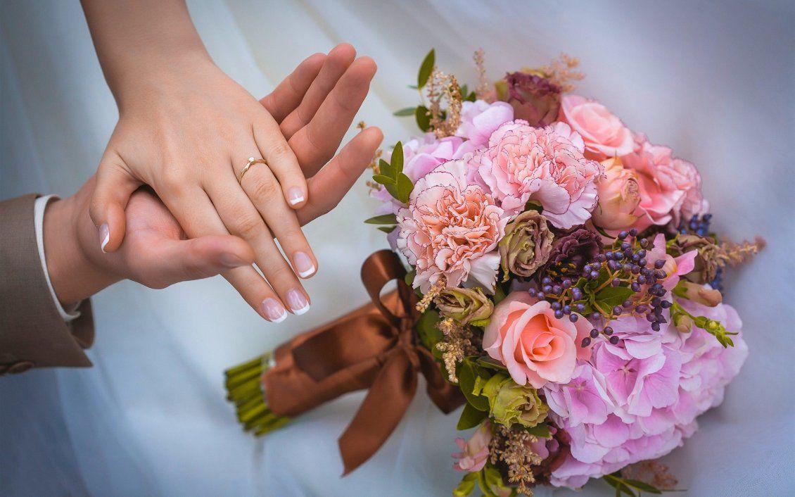 1130x706 Bride and groom bouquet for a special woman