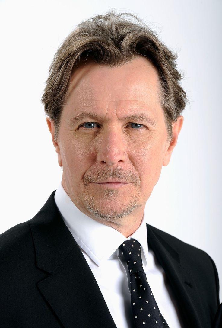 736x1086 Best Gary Oldman Photo And Handsome Wallpaper Collection