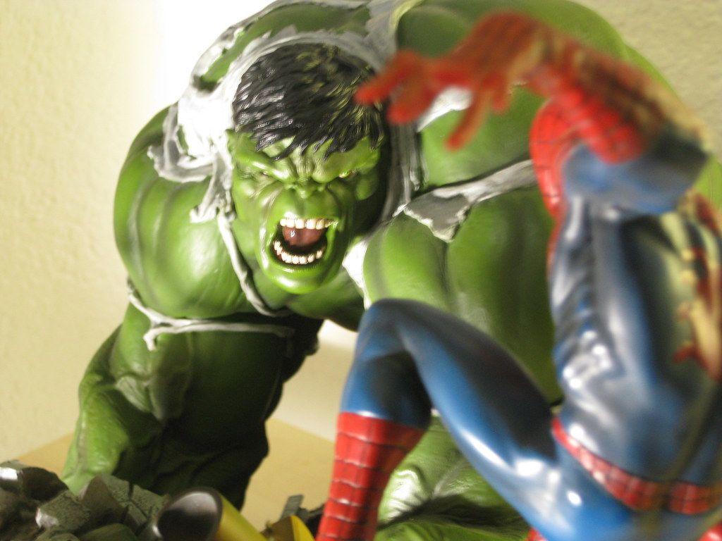 1024x768 HULK VS SPIDERMAN STATUE. Our Simple Journey In Life!