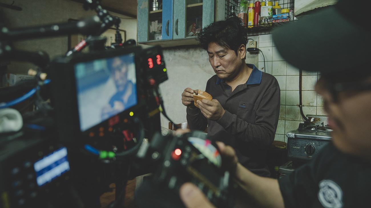 1300x731 Bong Joon Ho Wallpaper