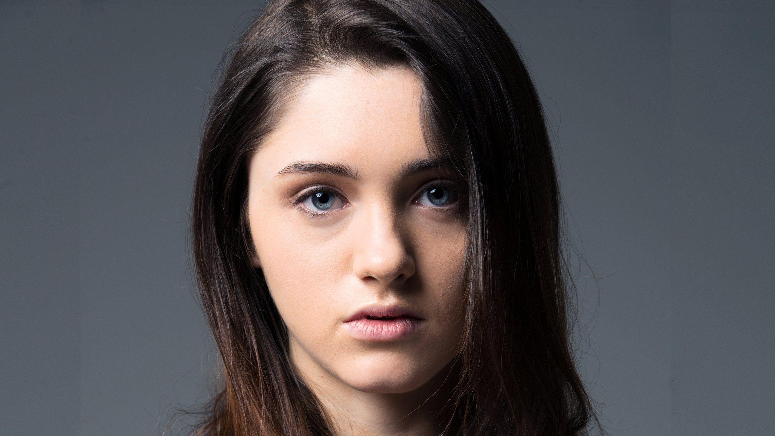 2560x1440 Natalia Dyer Wallpaper