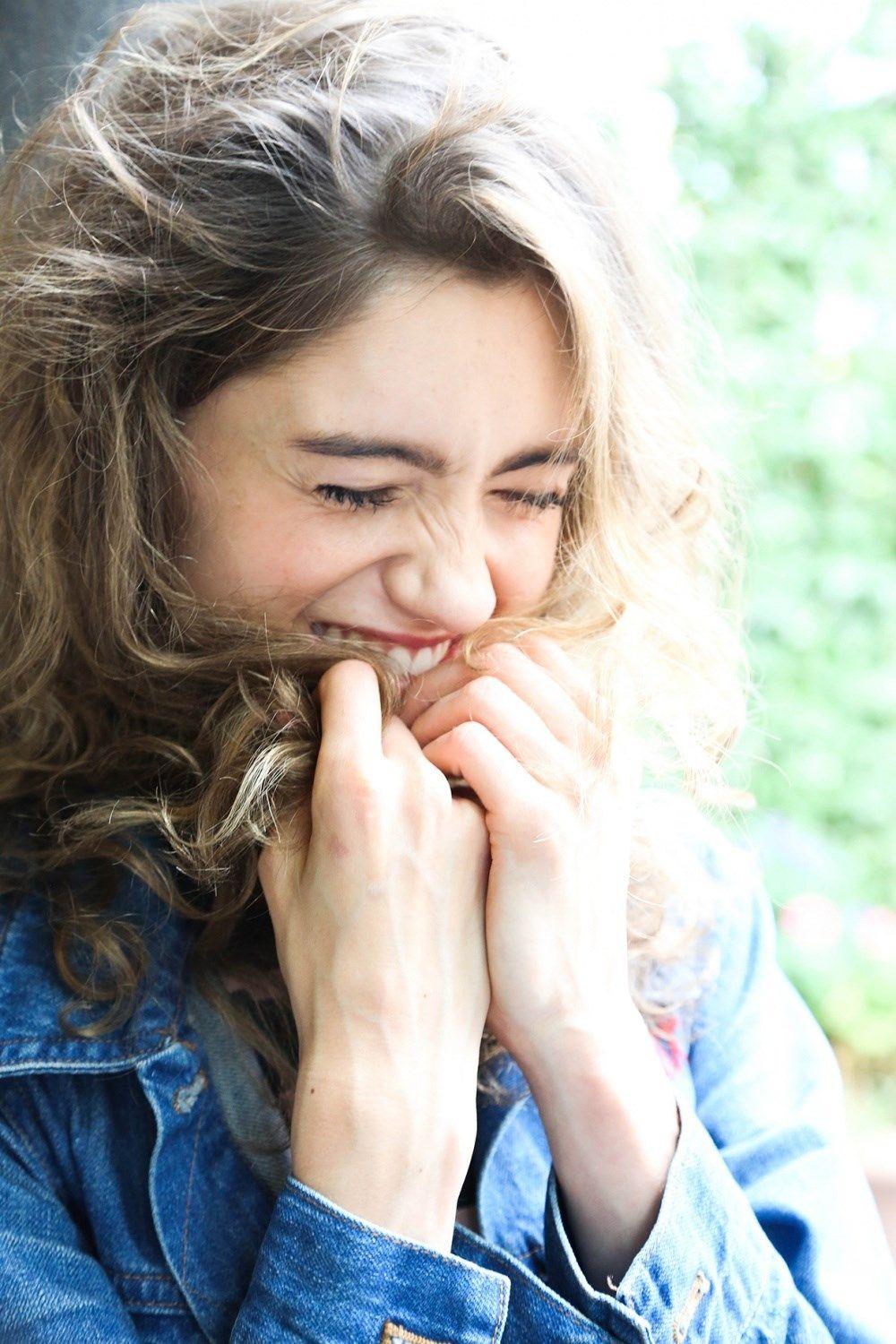 1000x1500 Natalia Dyer photogallery