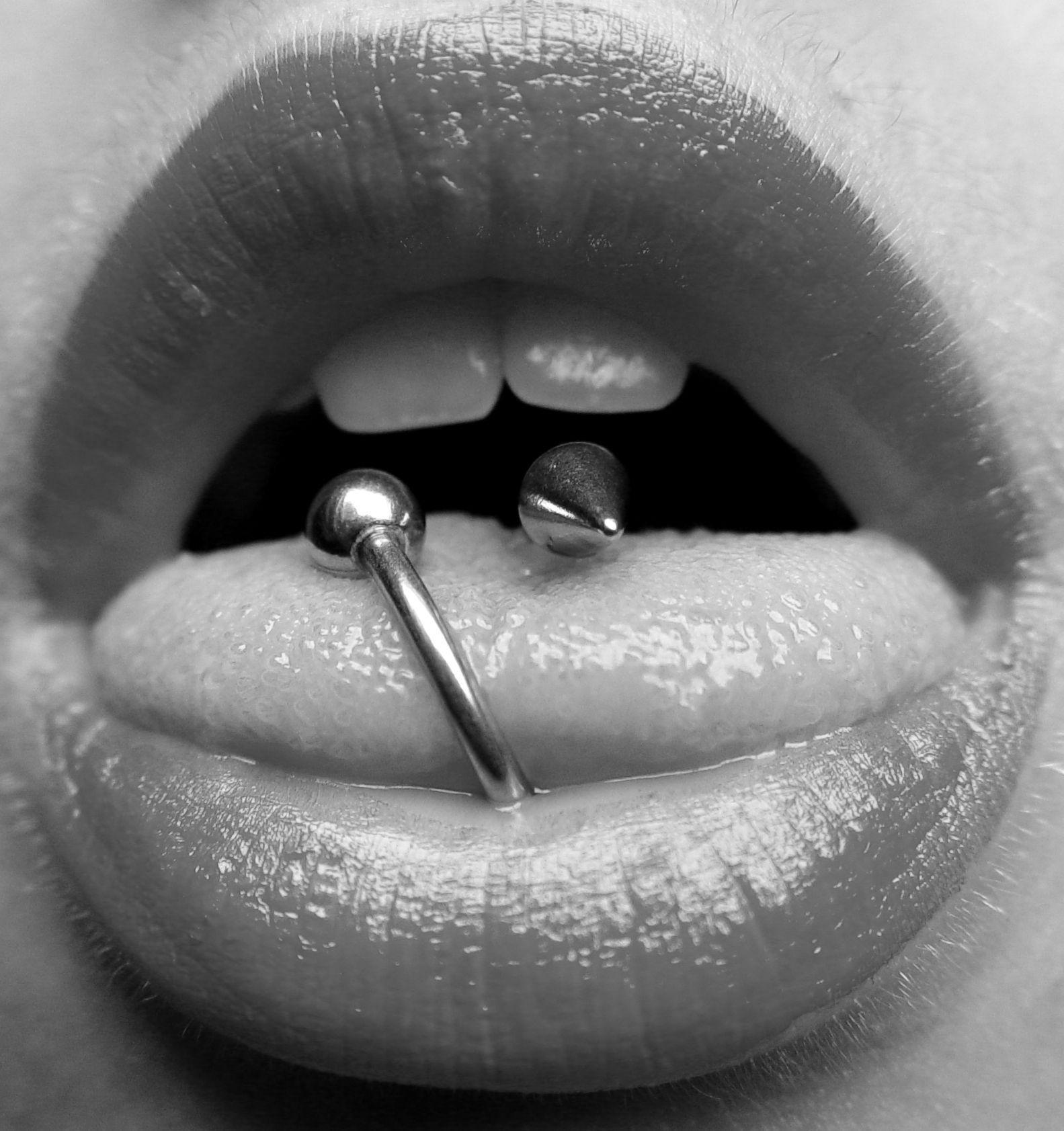1583x1683 Download Close up Lips Wallpaper 1583x1683