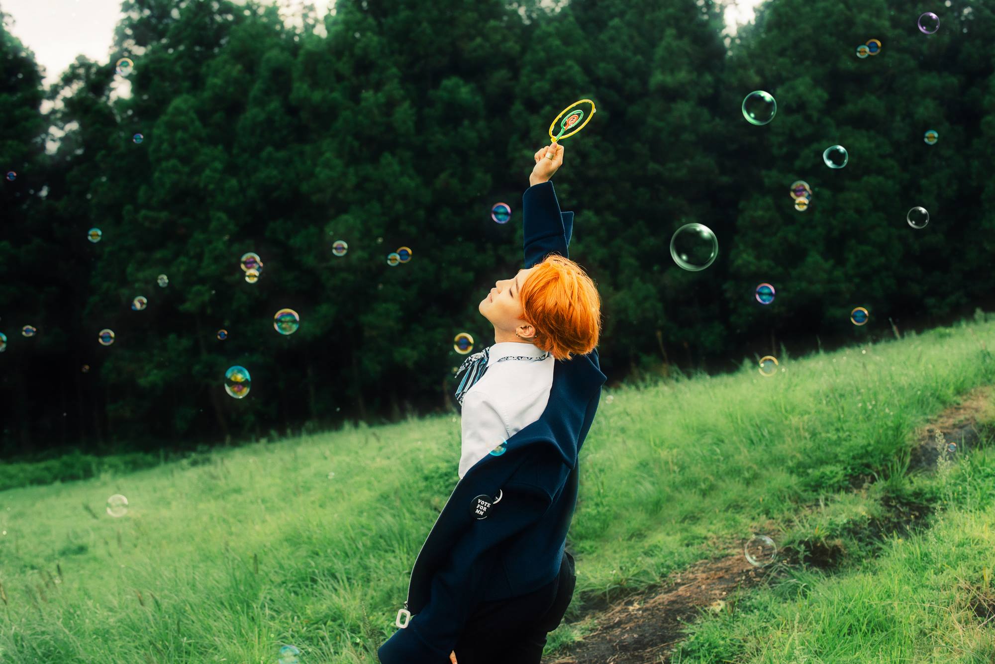 2000x1335 BTS Run Wallpaper