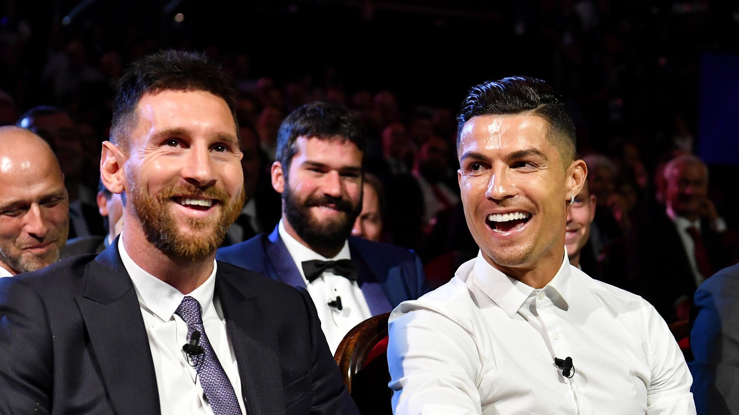 2560x1440 Cristiano Ronaldo & Messi Wallpaper