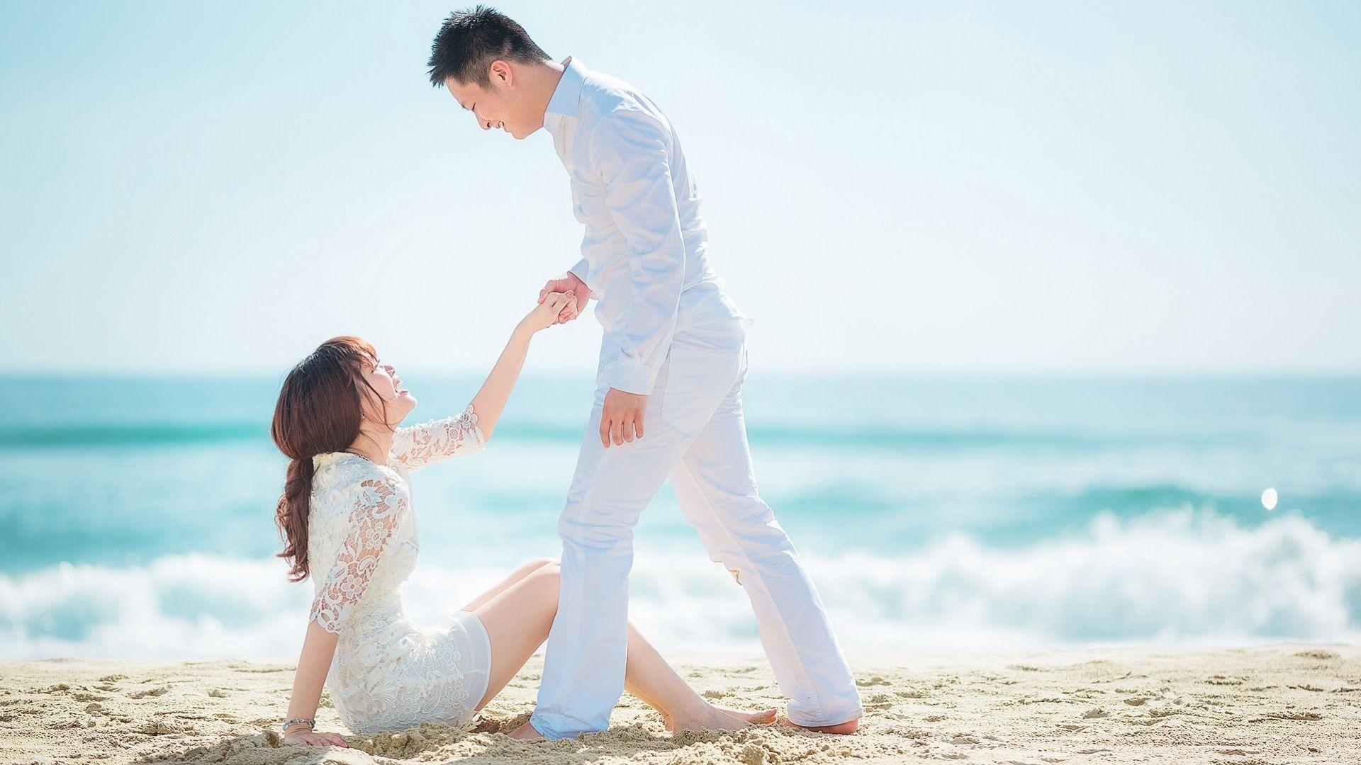 1920x1080 Couple Romance Sea Beach Wallpaper