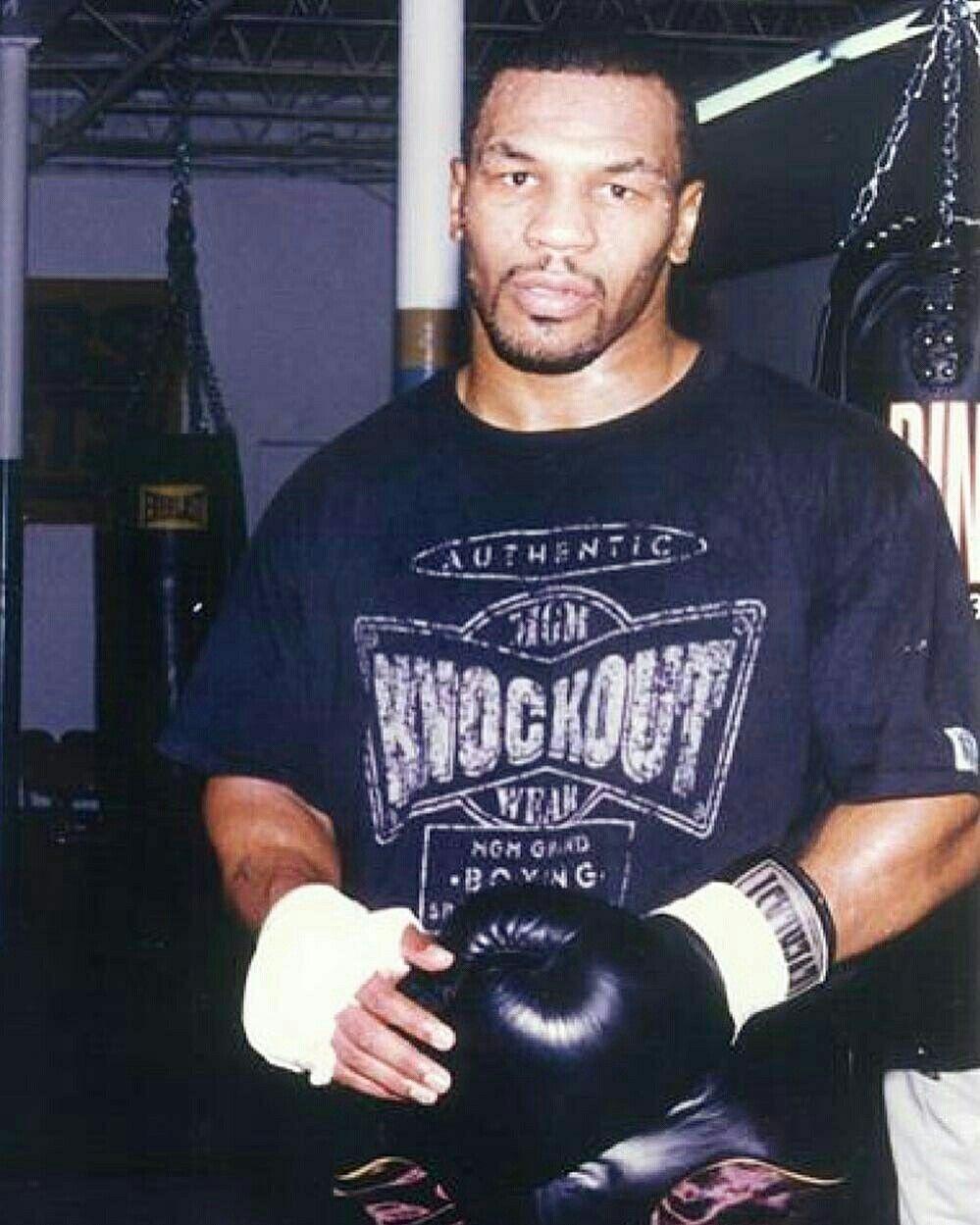 Майк тайсон 2024. Майк Тайсон. Mike Tyson 1995. Майк Тайсон в молодости. Mike Tyson 1996.