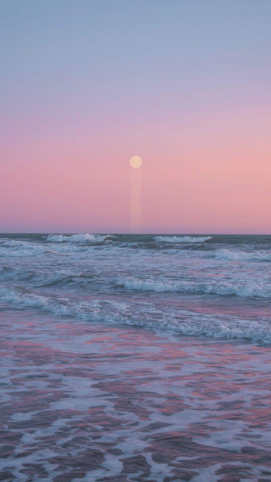 900x1600 Mặt trăng trên bầu trời màu hồng trên bãi biển.  Bầu trời thẩm mỹ, Hình nền bãi biển, Bầu trời đẹp
