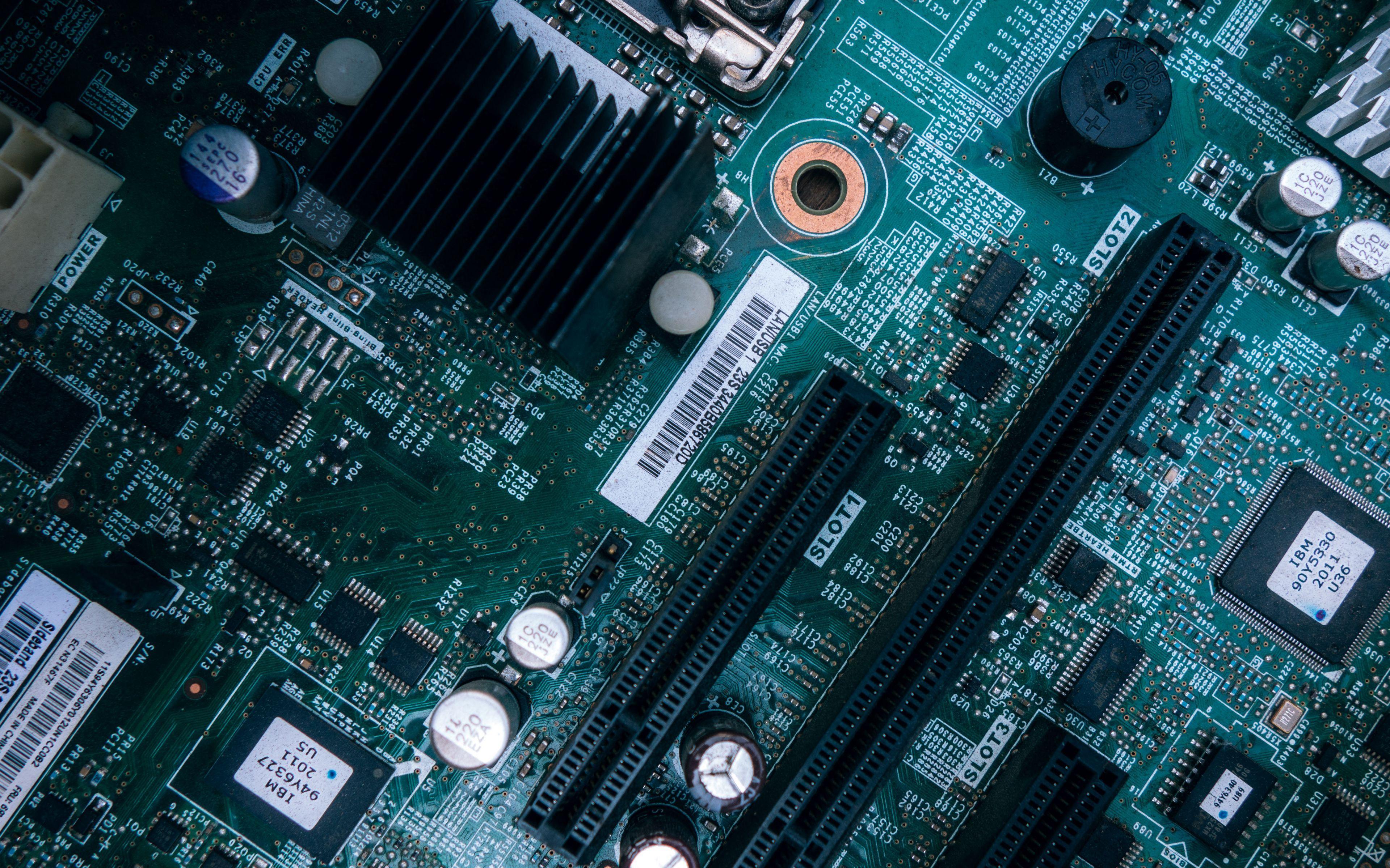 3840x2400 Computer Chip Background Free Image