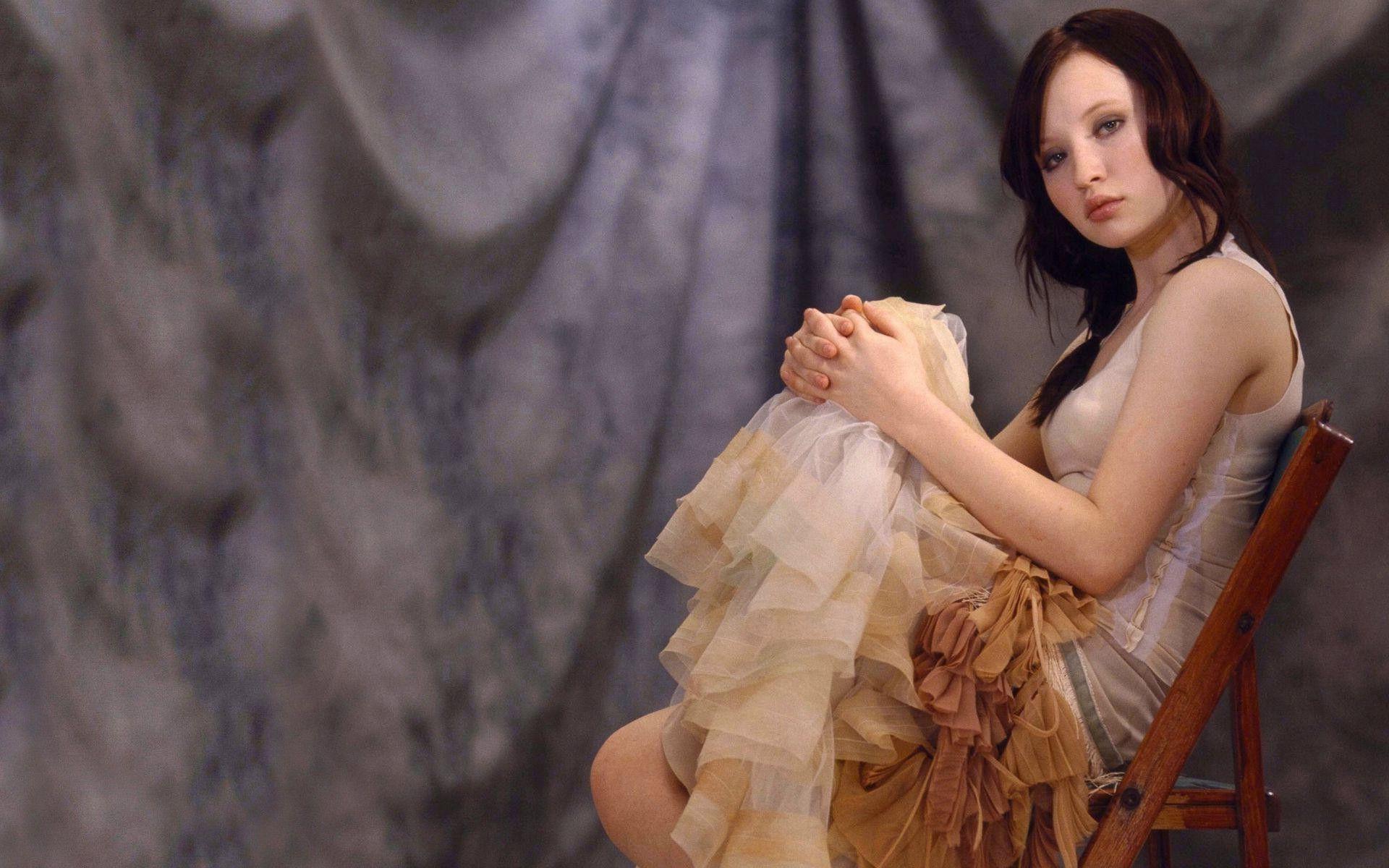 1920x1200 Emily Browning HD