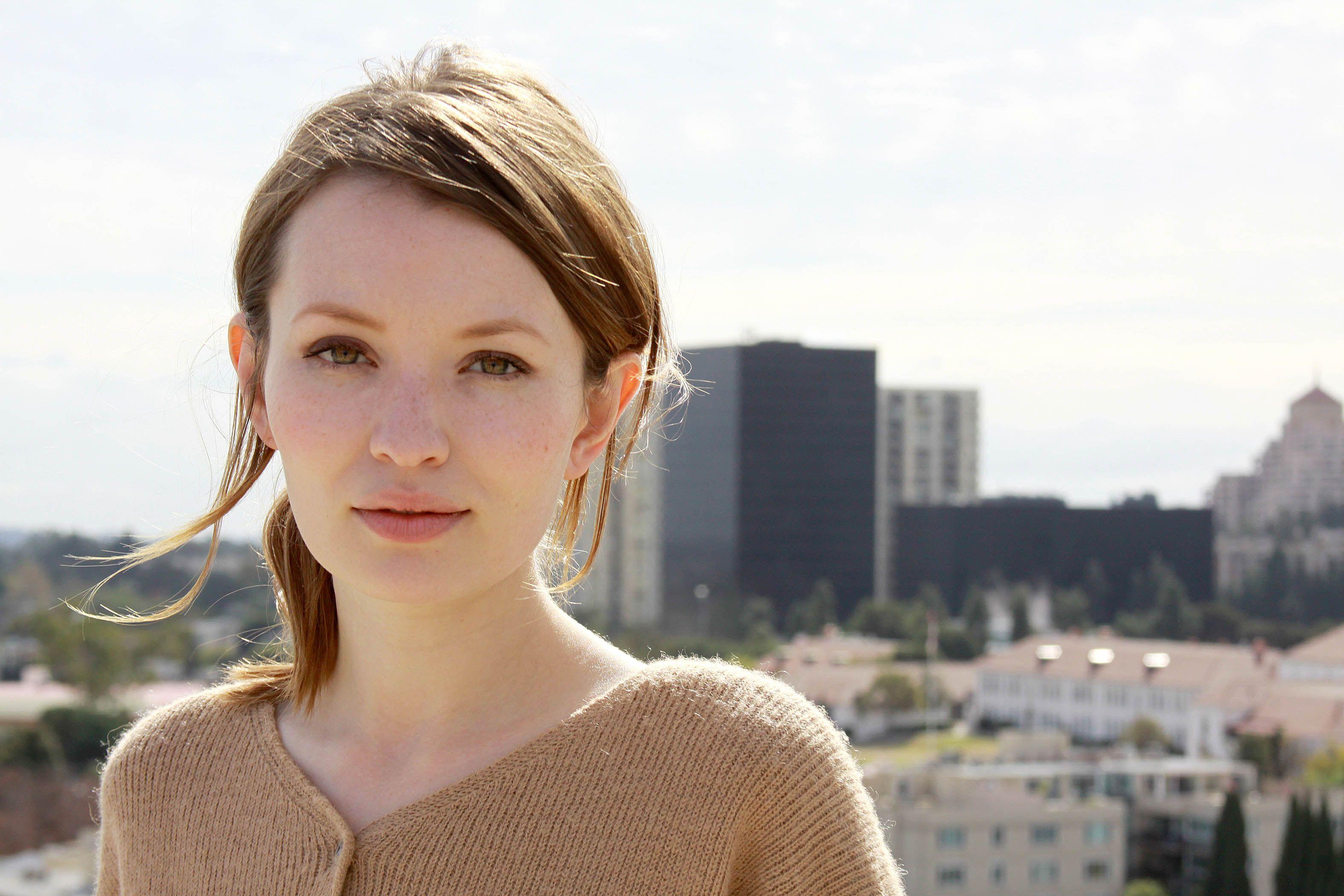 3150x2100 Emily Browning Wallpaper Image Photo Picture Background