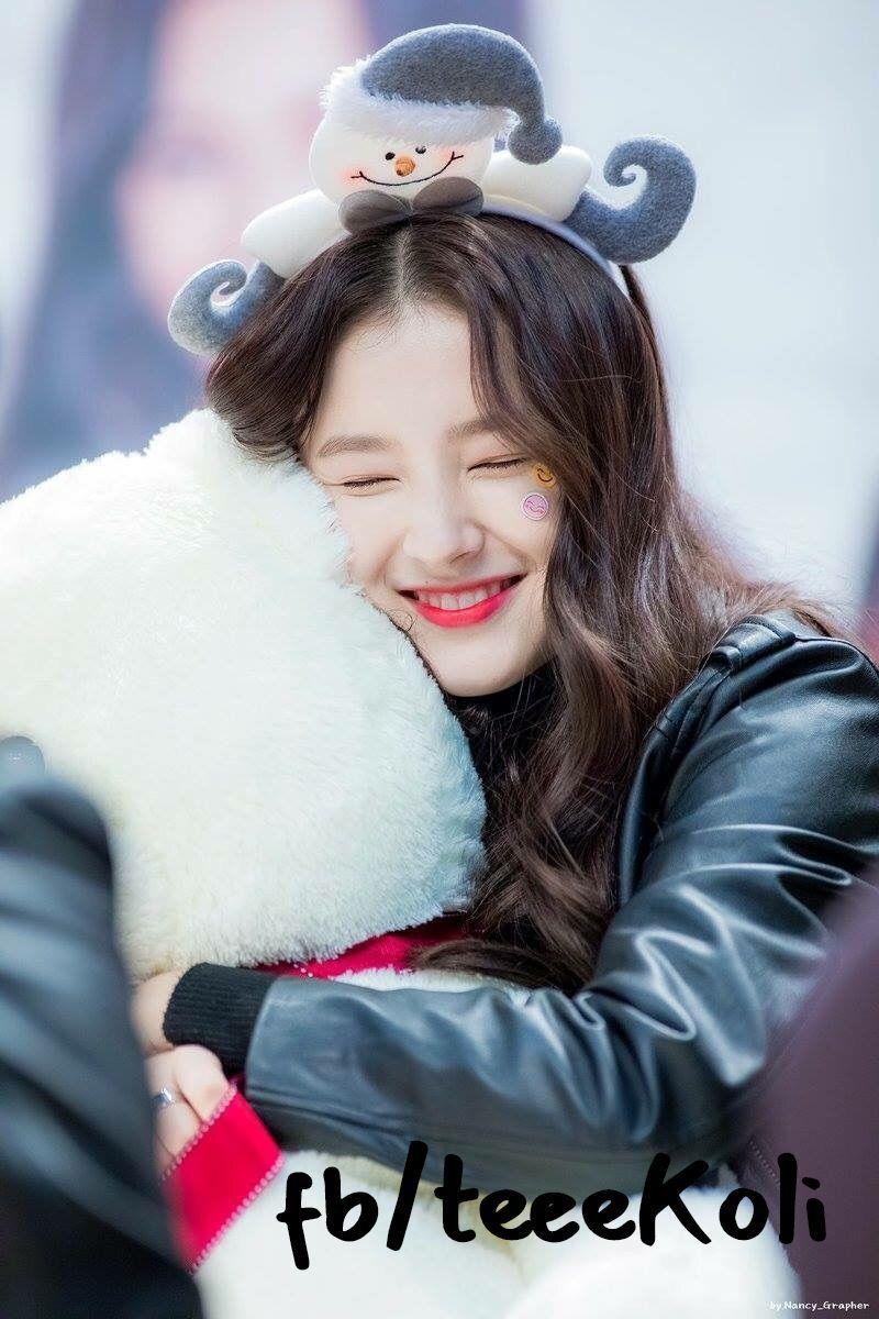 800x1200 Nancy Jewel McDonie. Nancy momoland, Girl photography poses, Nancy