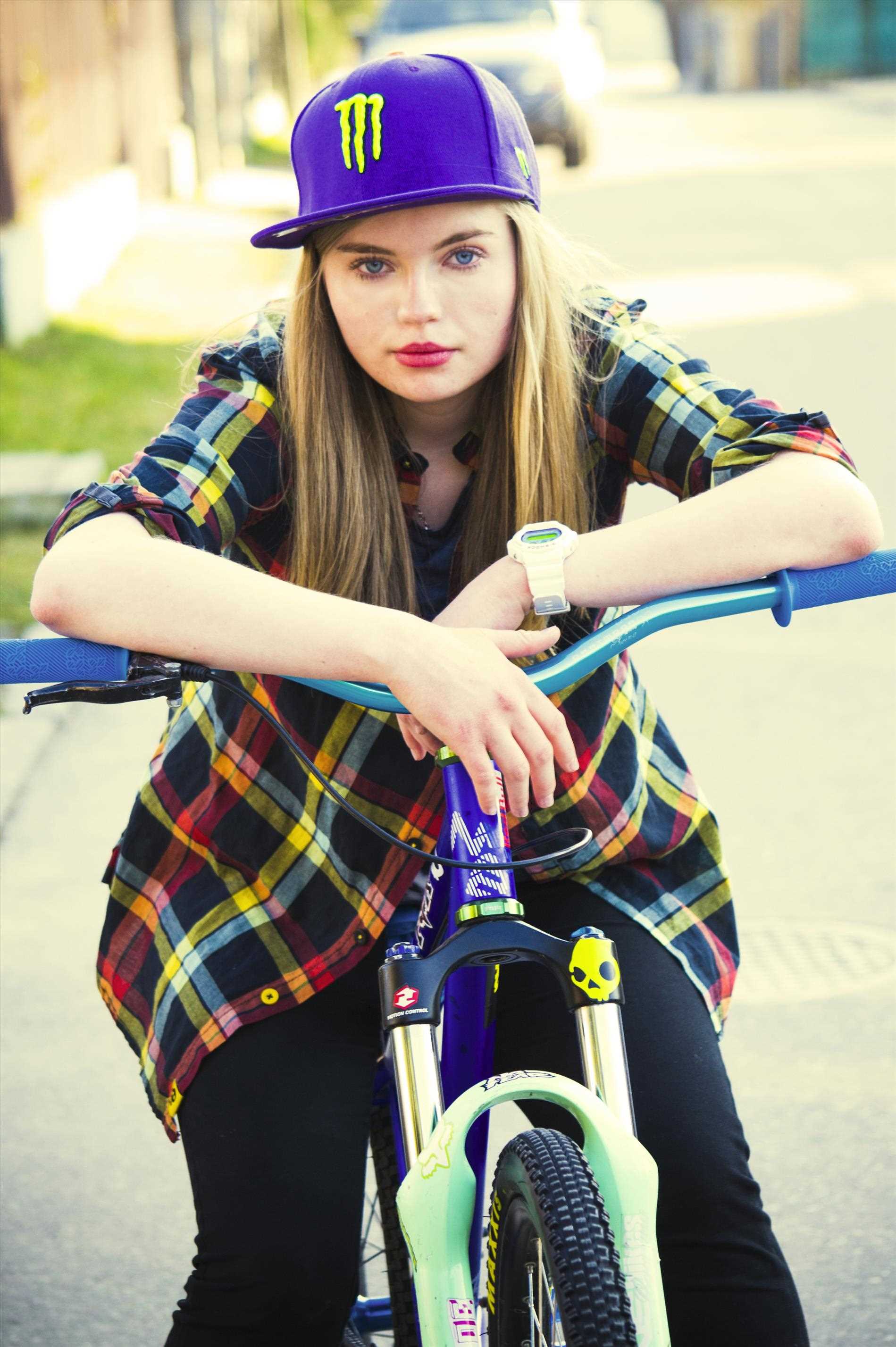 1899x2855 Girls On Motocross Bikes Dirt Bike Riders Cars U Motorcycles