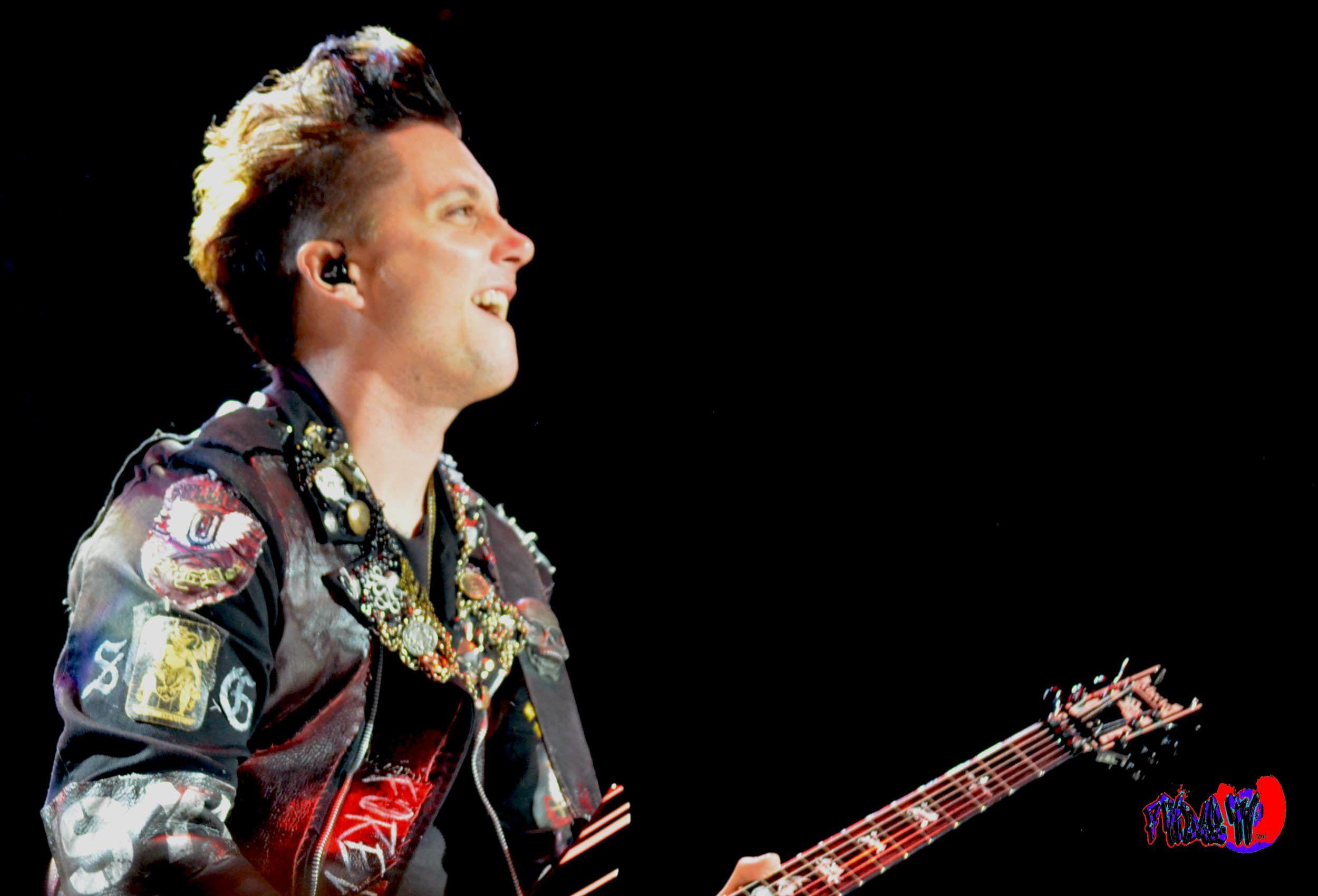 2500x1700 Synyster Gates 2018 Wallpaper