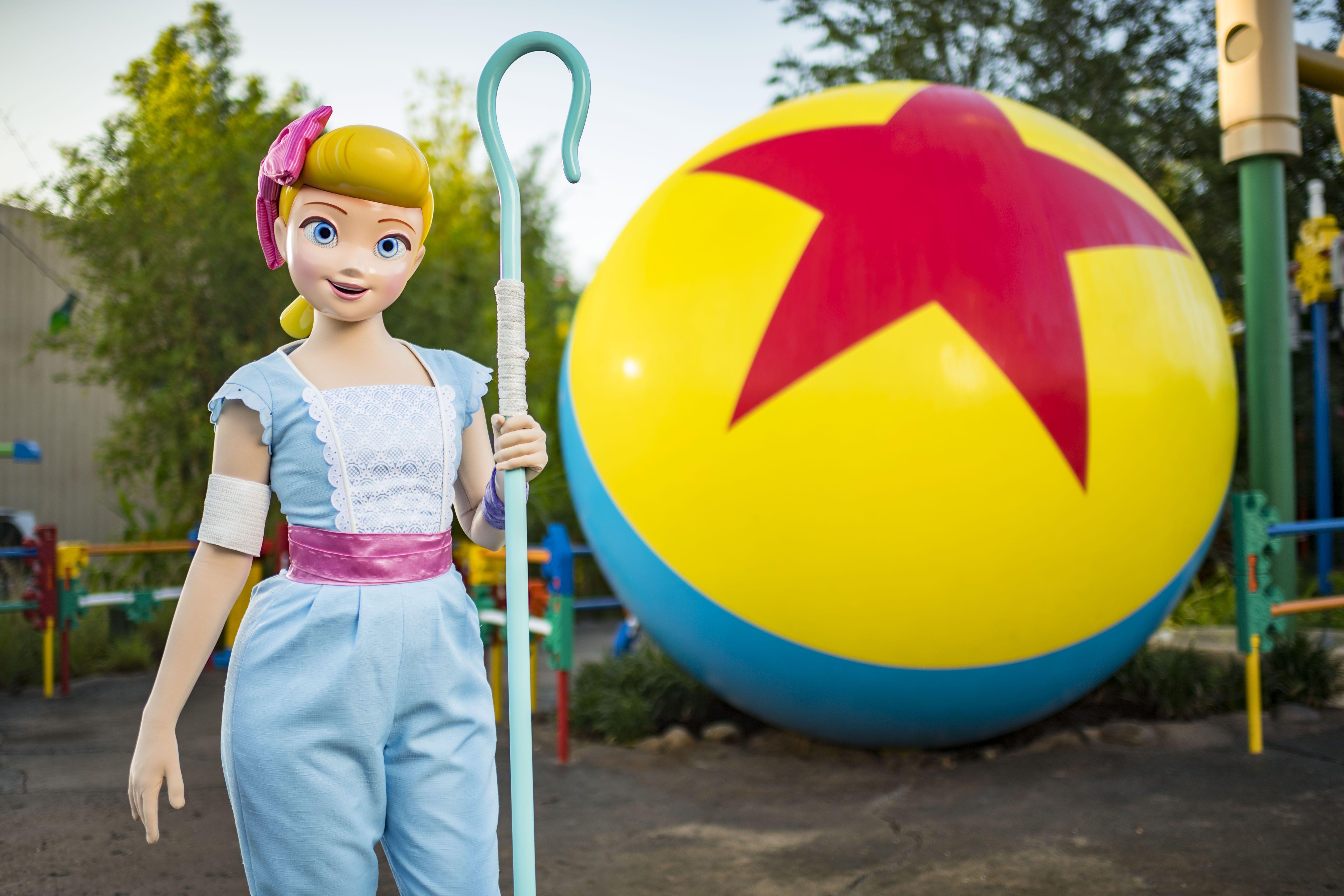 5438x3625 Bo Peep Visits Toy Story Land