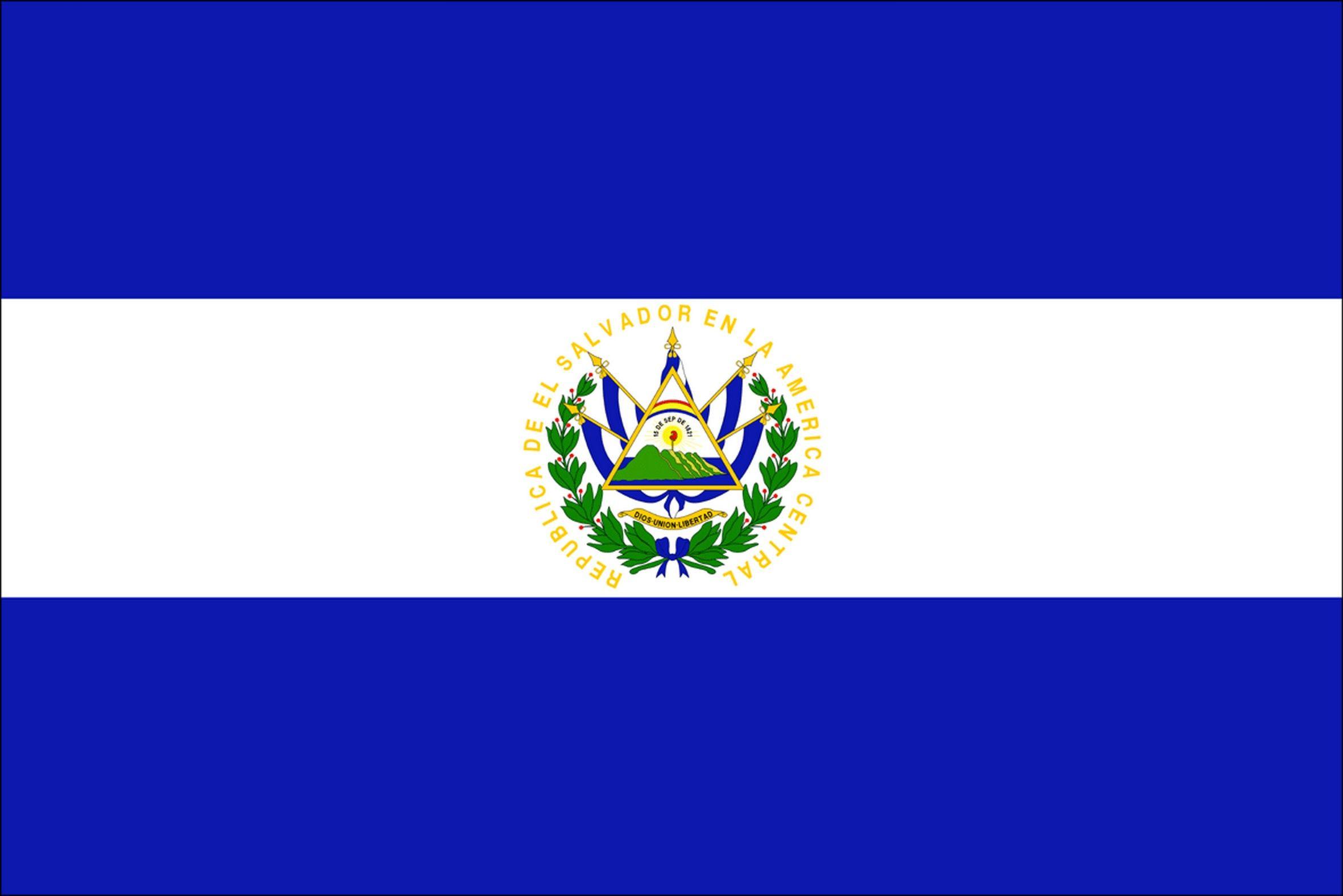 2362x1576 El Salvador Flag Wallpaper