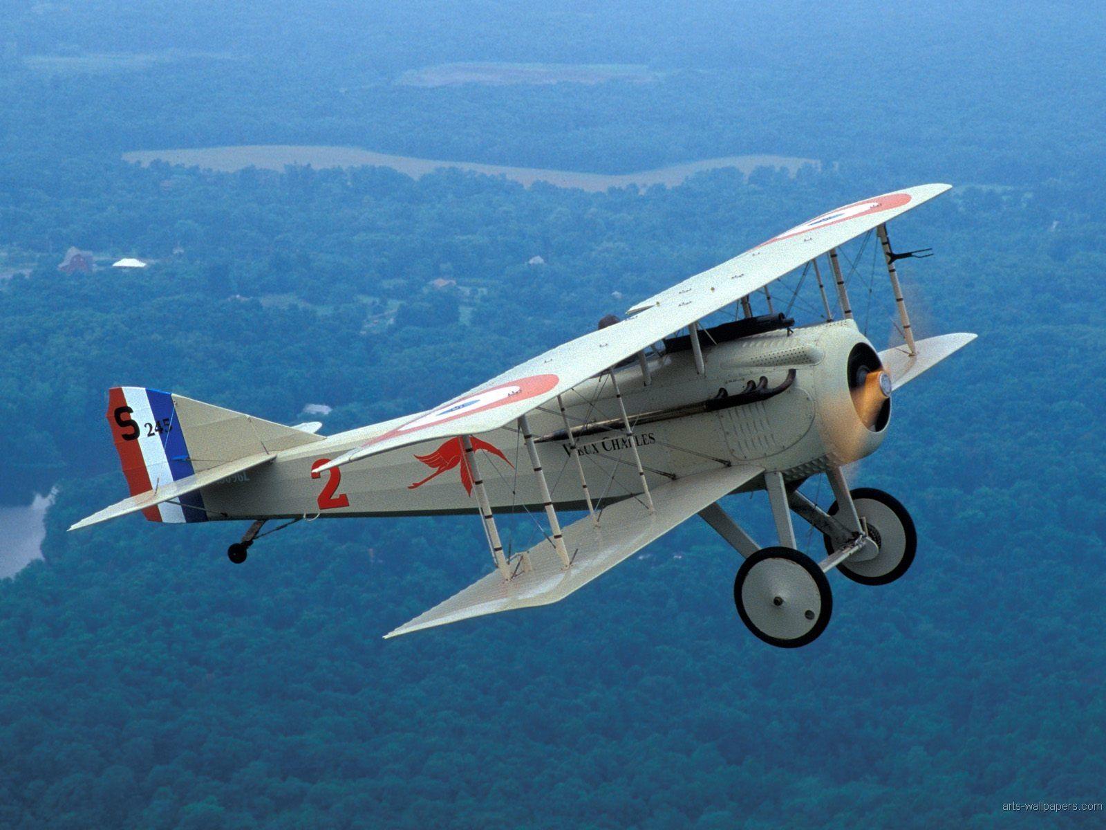 1600x1200 Old Airplanes Wallpaper