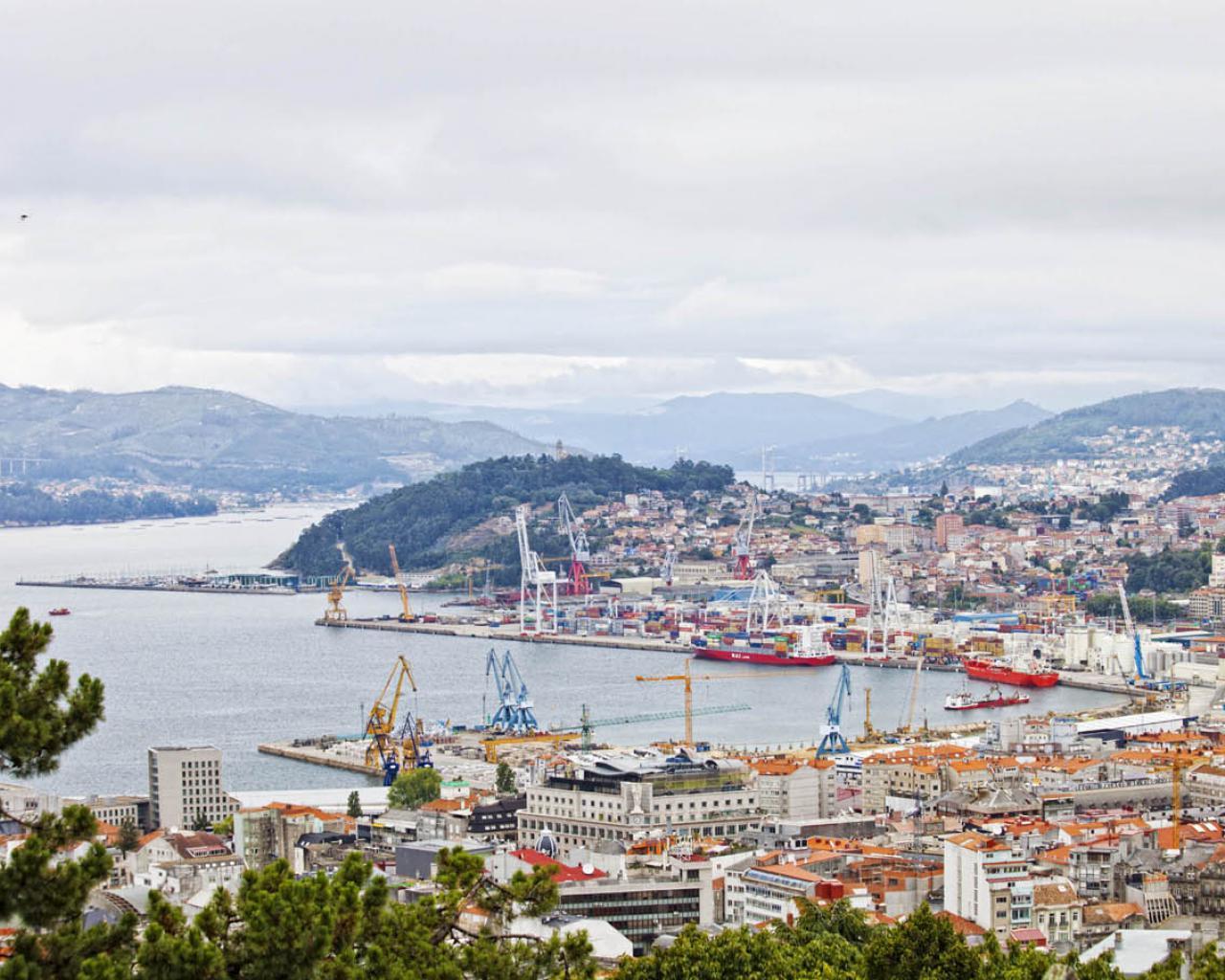 виго. виго португалия. виго. город виго испания фото. порт виго испания.