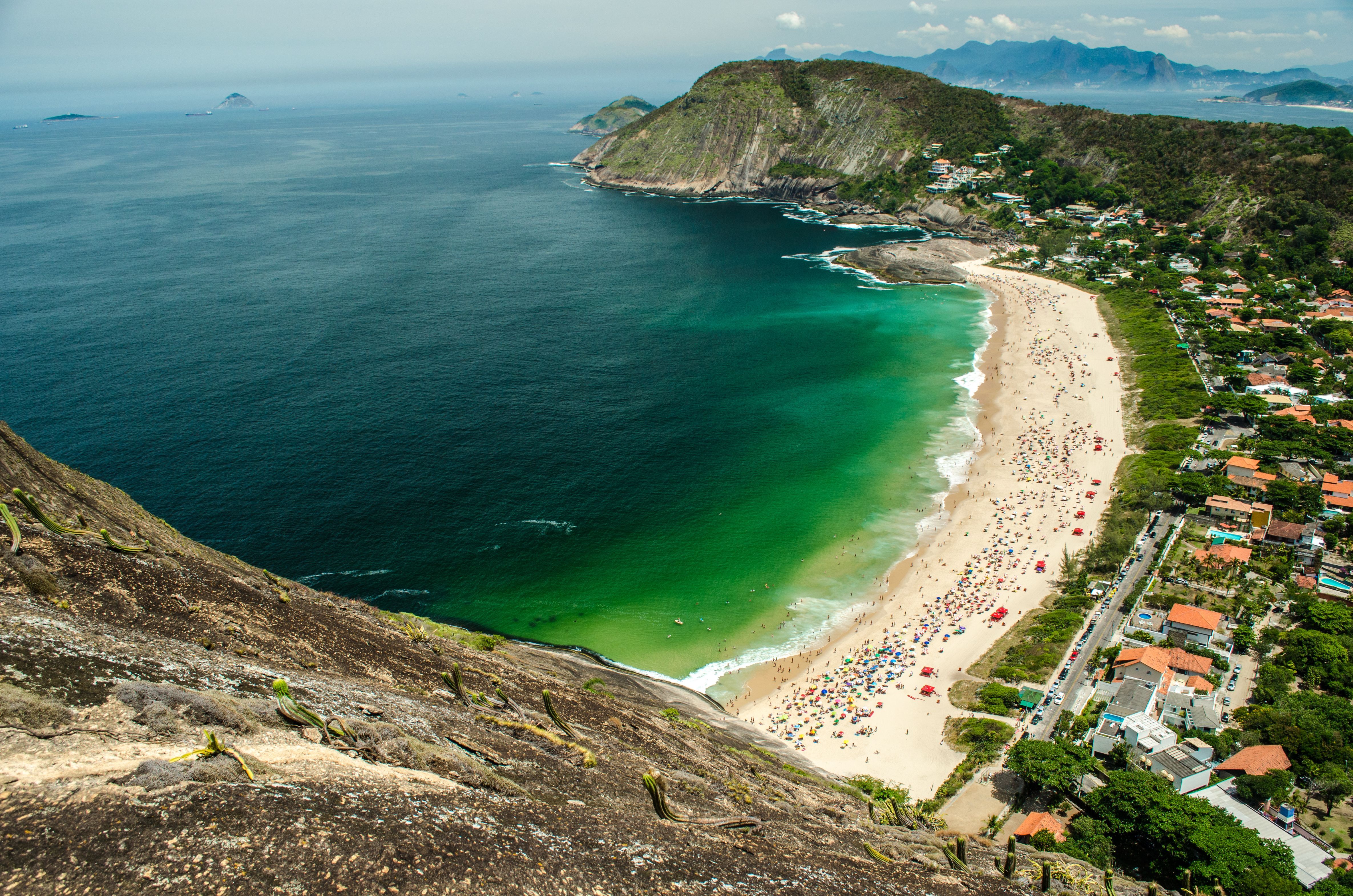 4742x3141 Aerial View of Itacoatiara Beach, Rio de Janeiro · Free