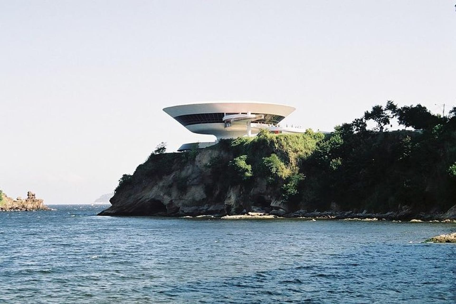 1920x1280 Niteroi and its ocean beaches in Rio de Janeiro