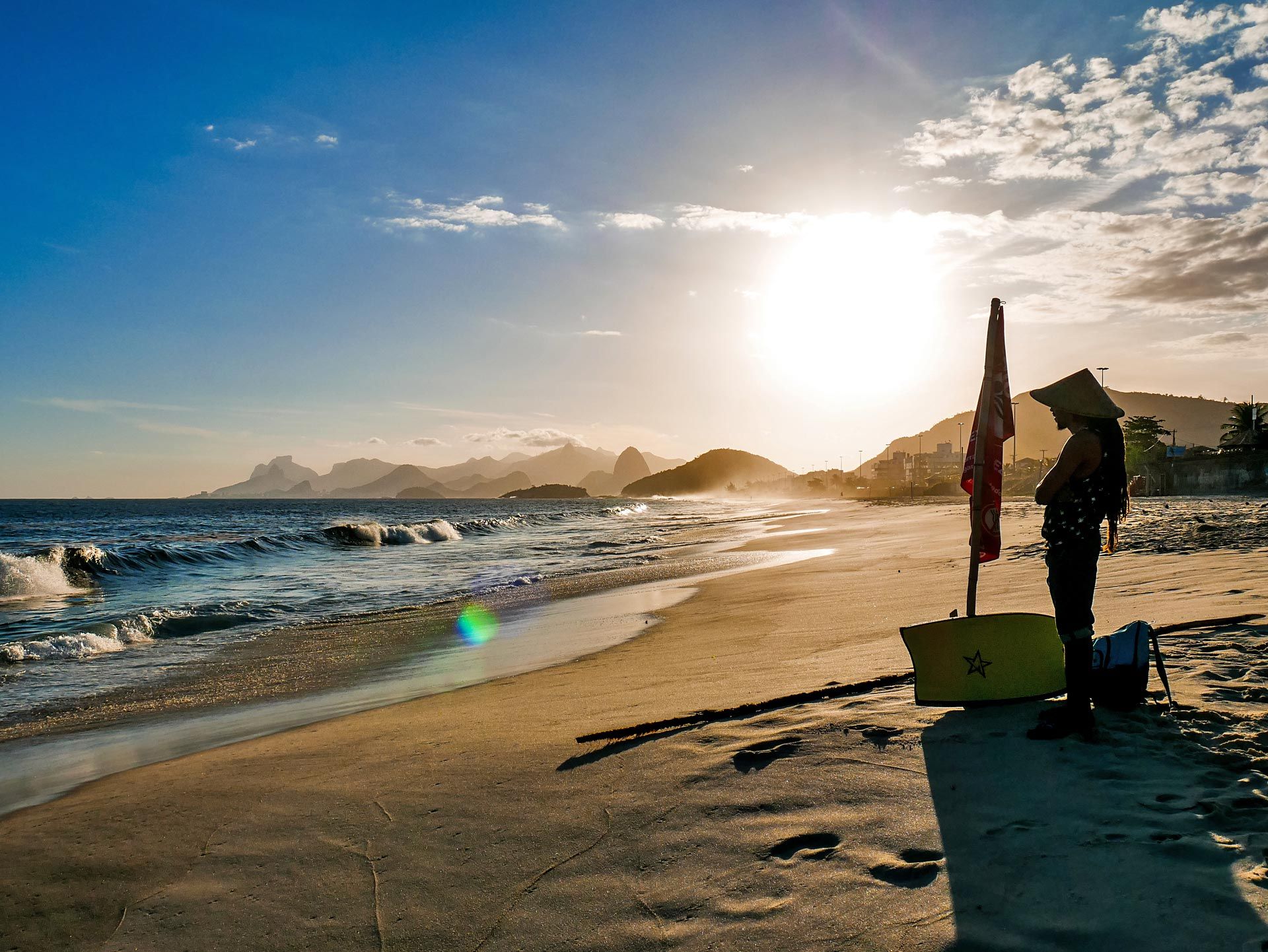 1920x1442 Niterói ᛫ April 13 - 2018 Love Travel