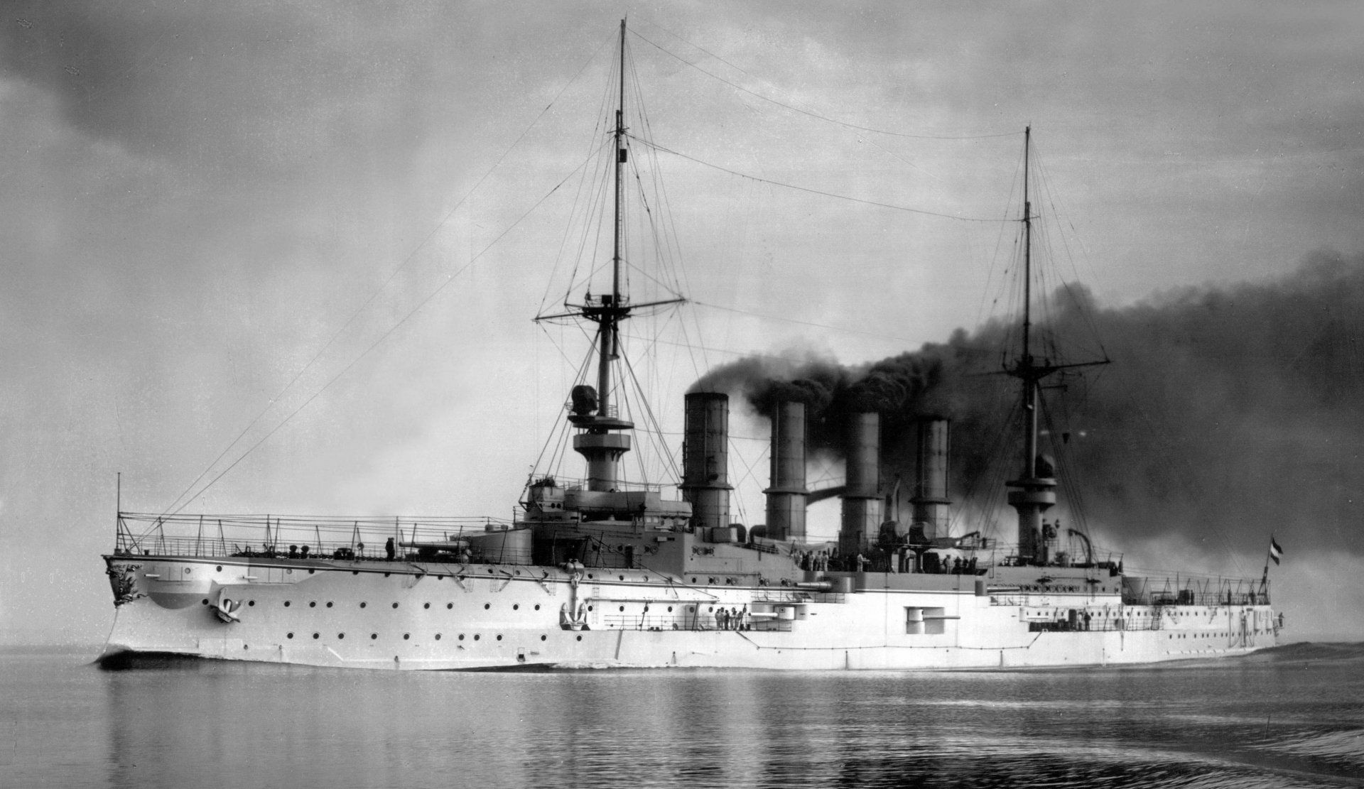 1920x1111 SMS Scharnhorst: Iconic German Navy Cruiser in Stunning HDx2110