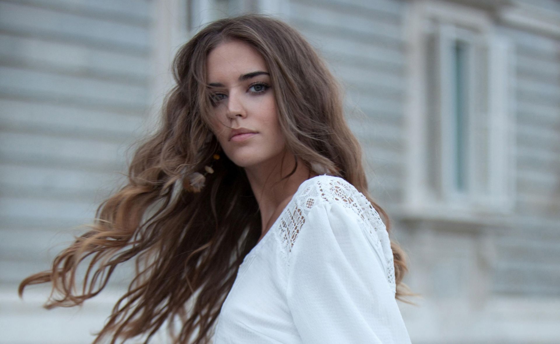 1920x1180 Clara Alonso: Elegant Spanish Beauty HD Wallpaperx1180
