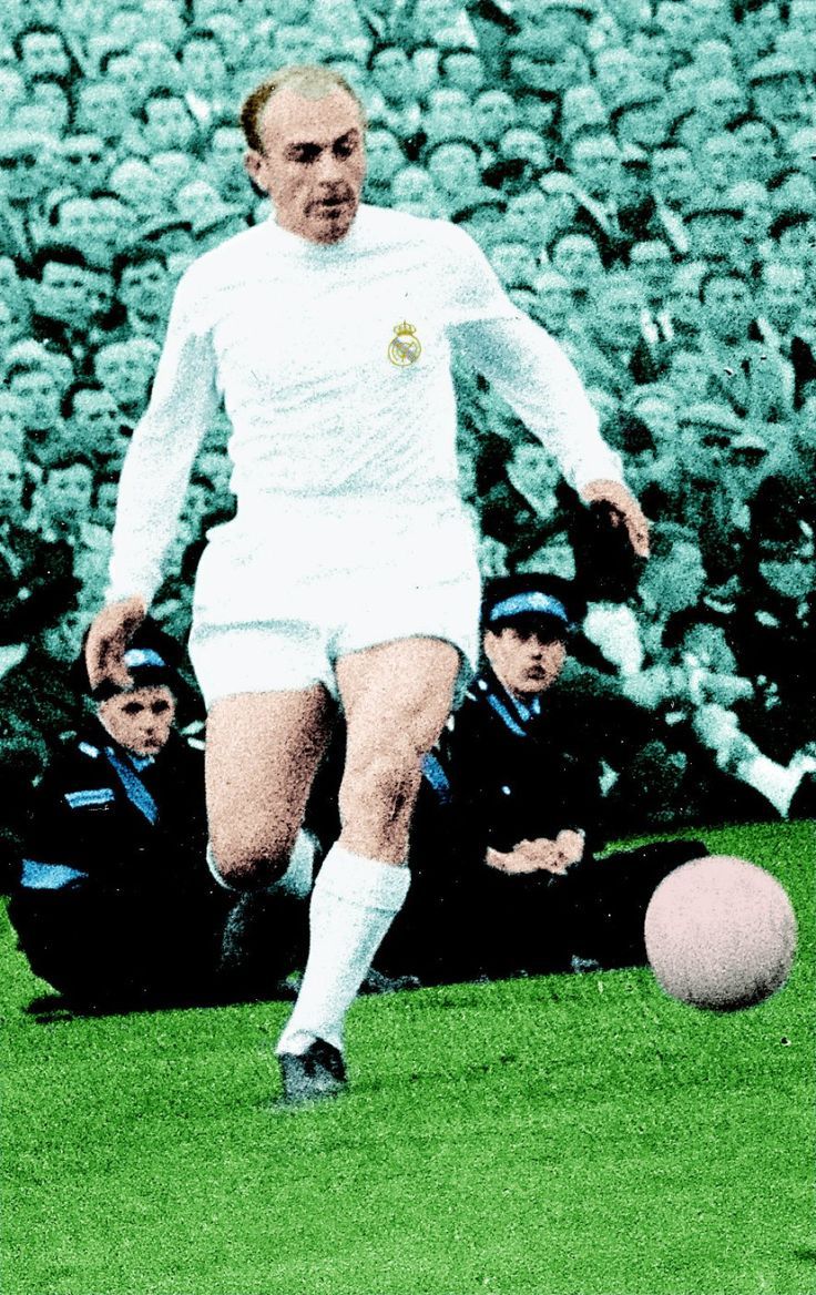 736x1168 Alfredo Di Stefano of Real Madrid in 1960