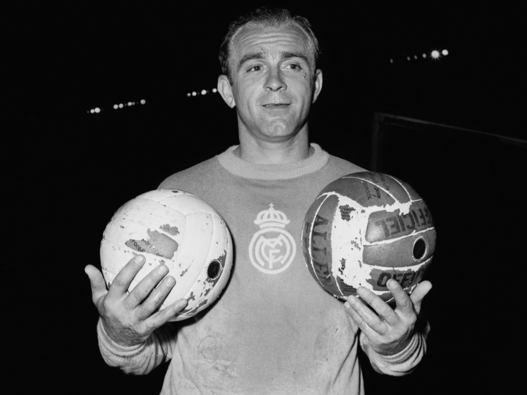 2048x1536 Alfredo Di Stefano dead: Video of the football legend in action