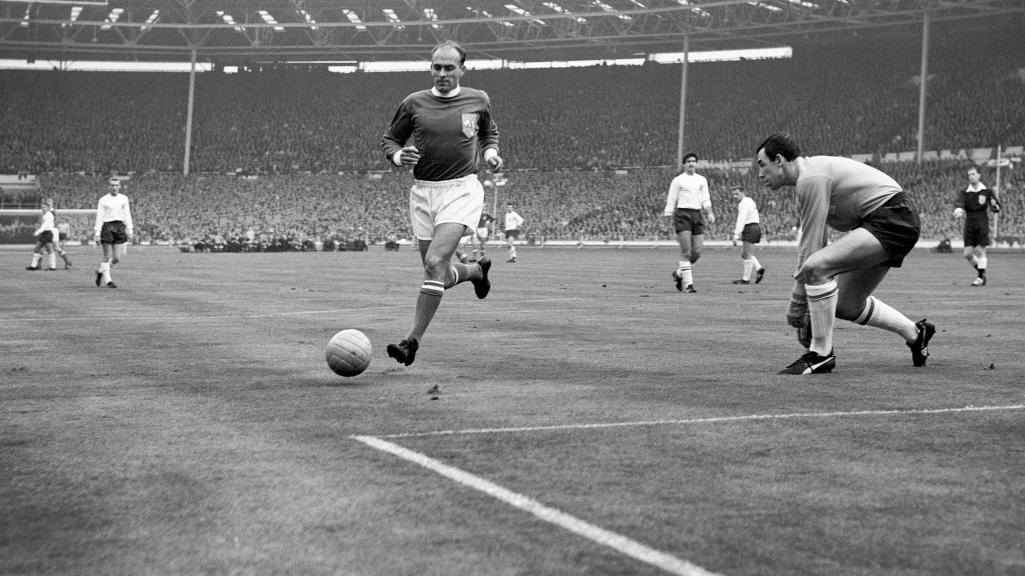 2048x1152 Alfredo Di Stefano: 'The most influential footballer ever'