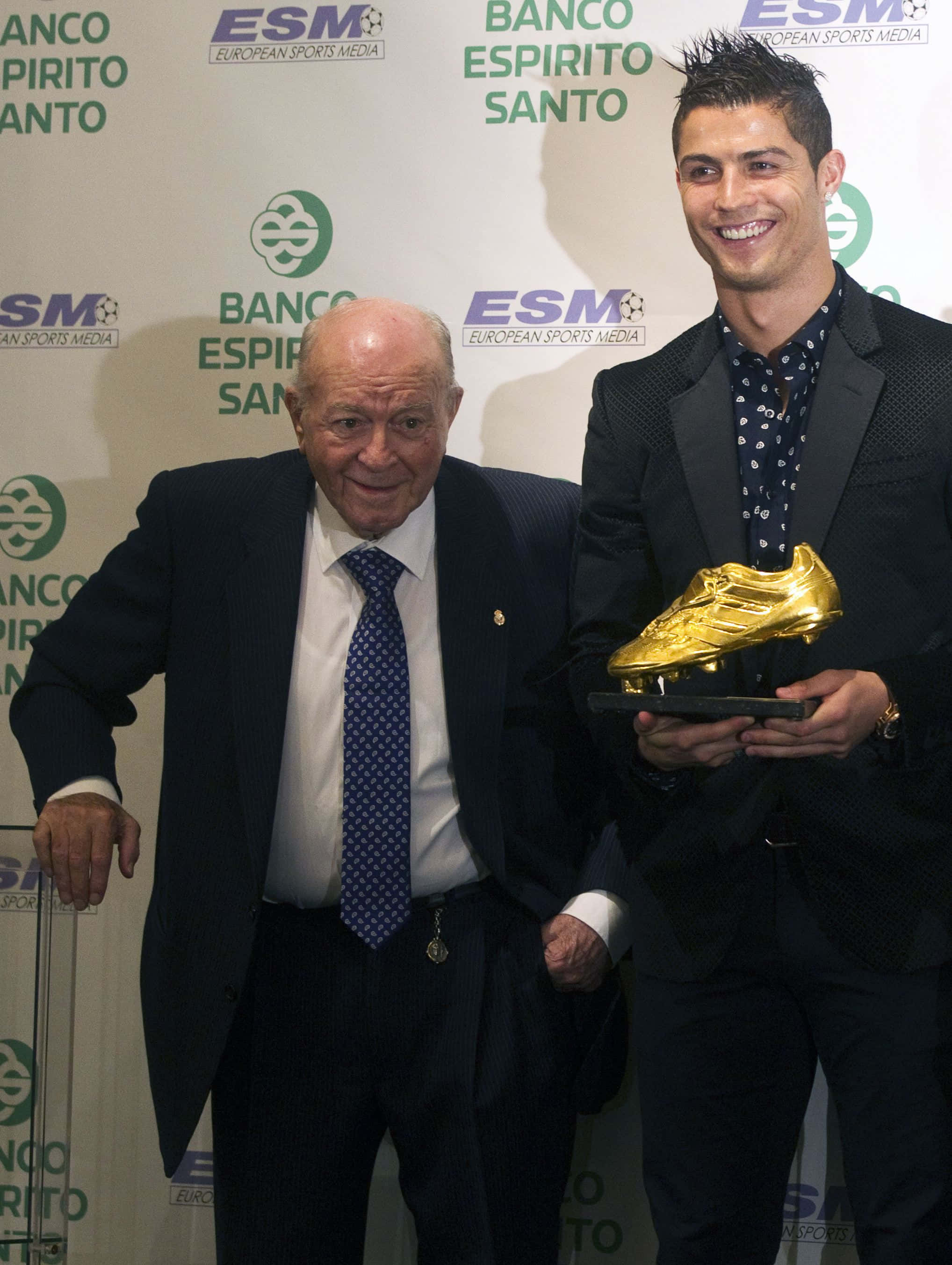 2036x2705 Download Alfredo Di Stéfano And Cristiano Ronaldo Wallpaper