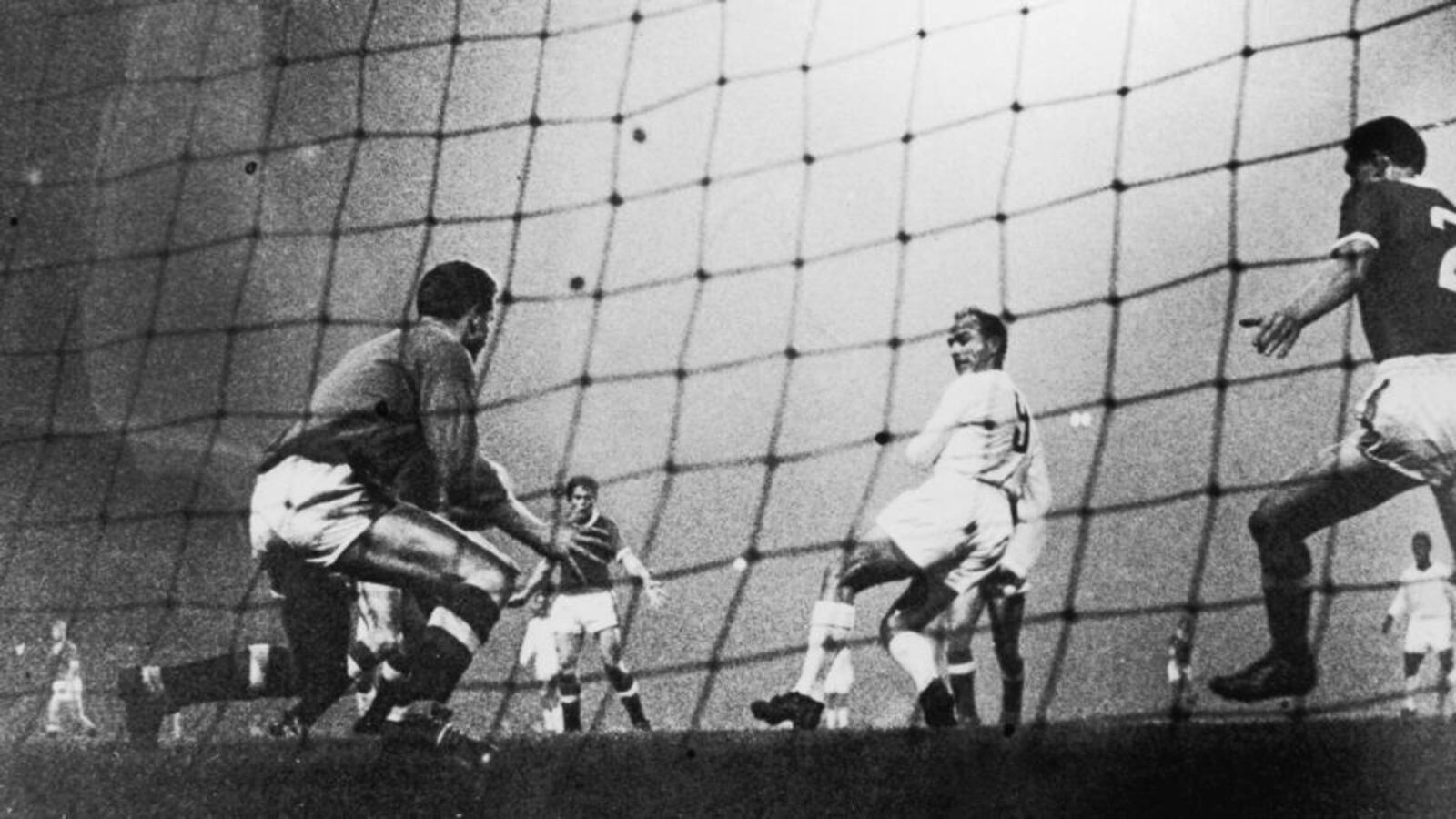 1600x900 Argentina pay tribute to Alfredo Di Stefano
