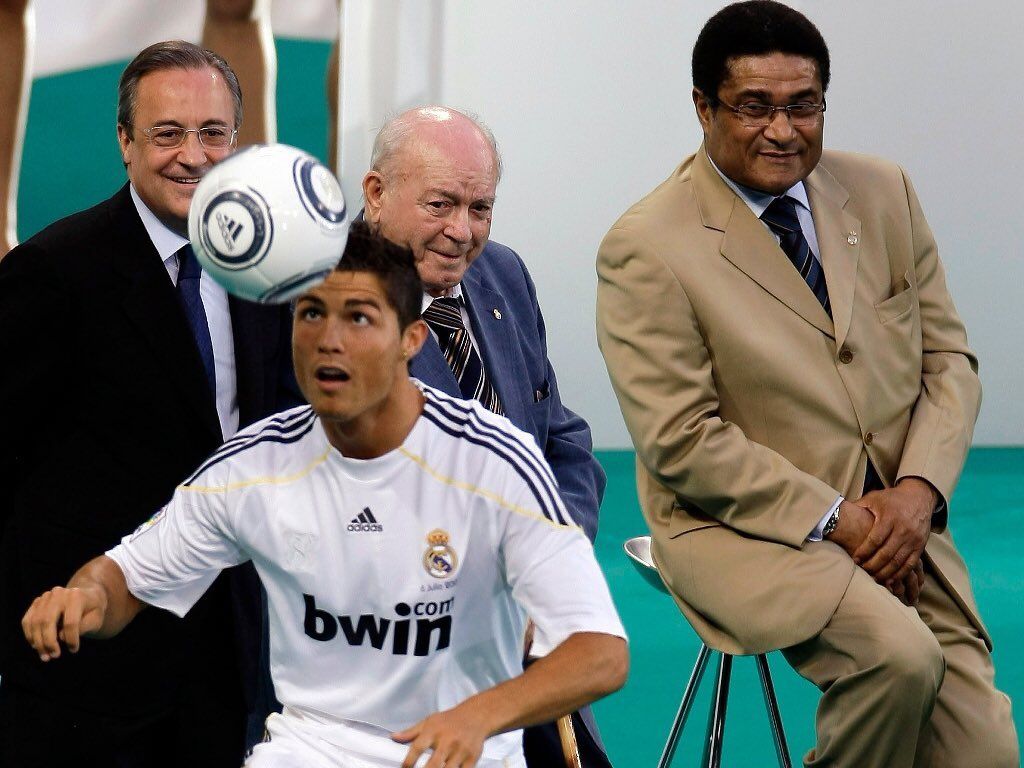1024x768 Don't think y'all understand how hard this picture is. You've got Alfredo Di Stéfano AND Eusebio gathered because Madrid presented Cristiano Ronaldo as a new signing. Imagine that royalty showing up just